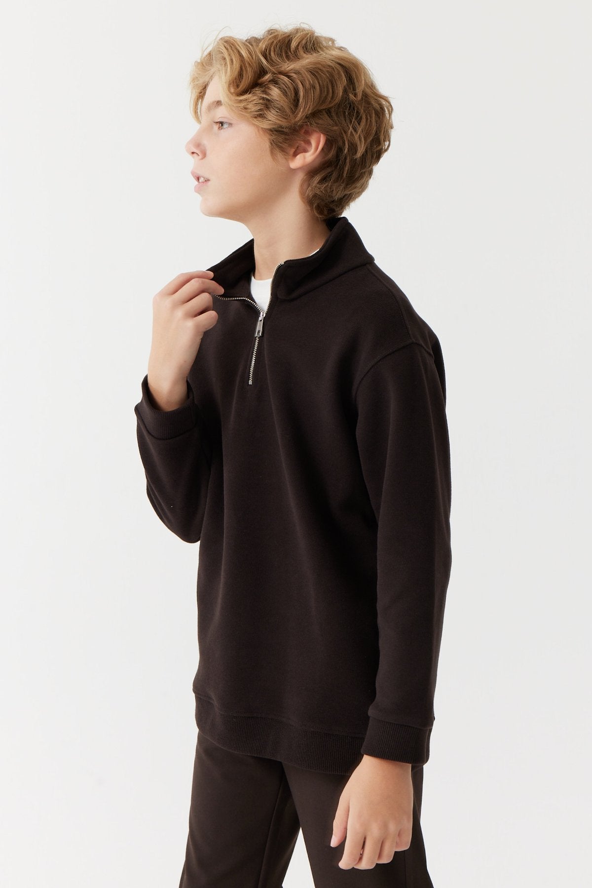 Erkek Çocuk Yakası Fermuarlı Sweat Üst