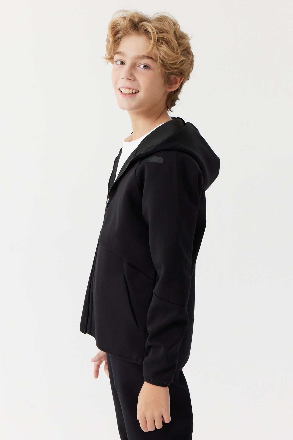 سويت شيرت بغطاء للرأس للأولاد