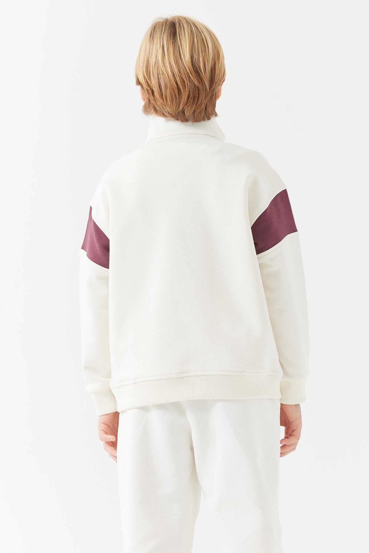 سويت شيرت للأولاد بياقة نصف سحاب