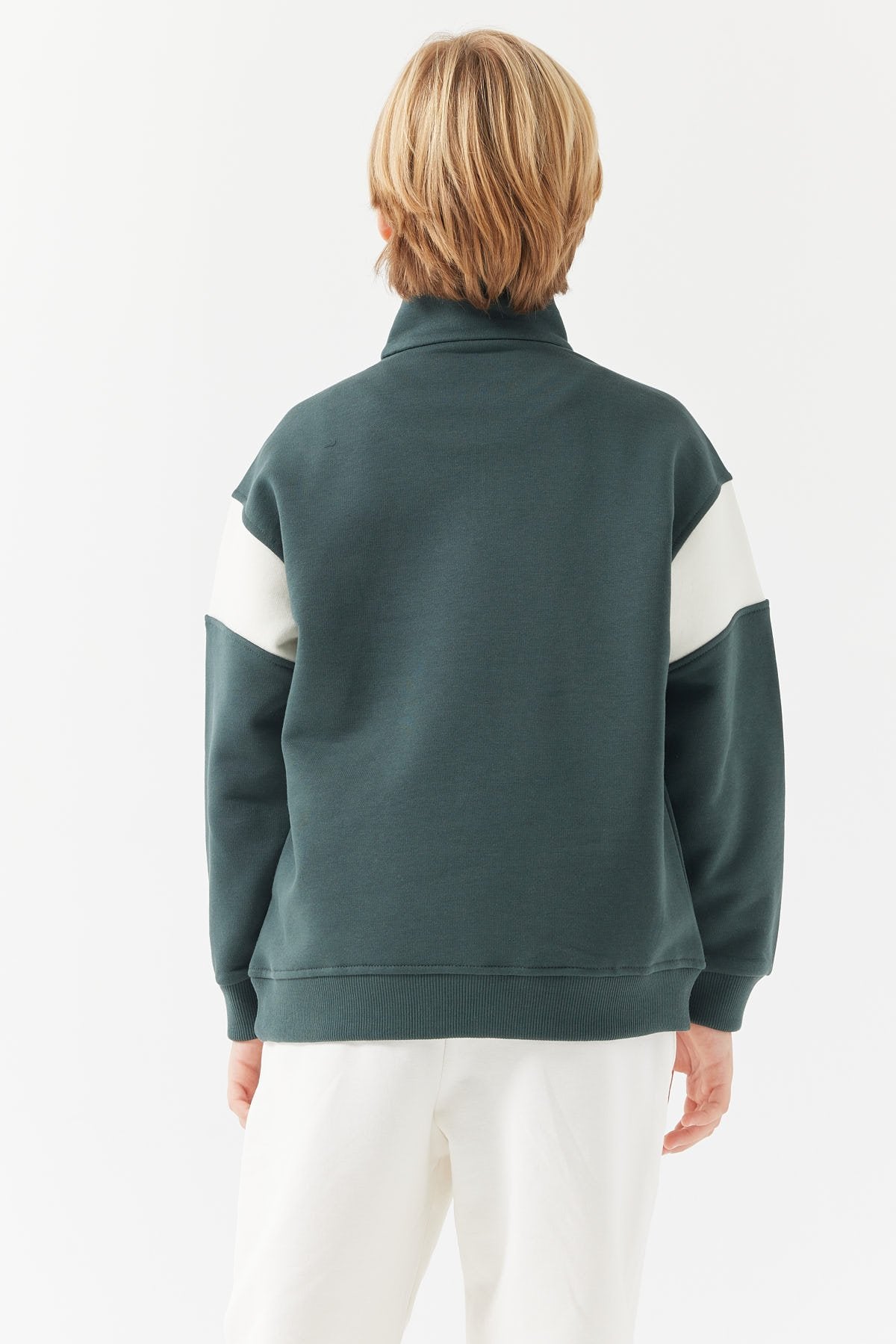 سويت شيرت للأولاد بياقة نصف سحاب