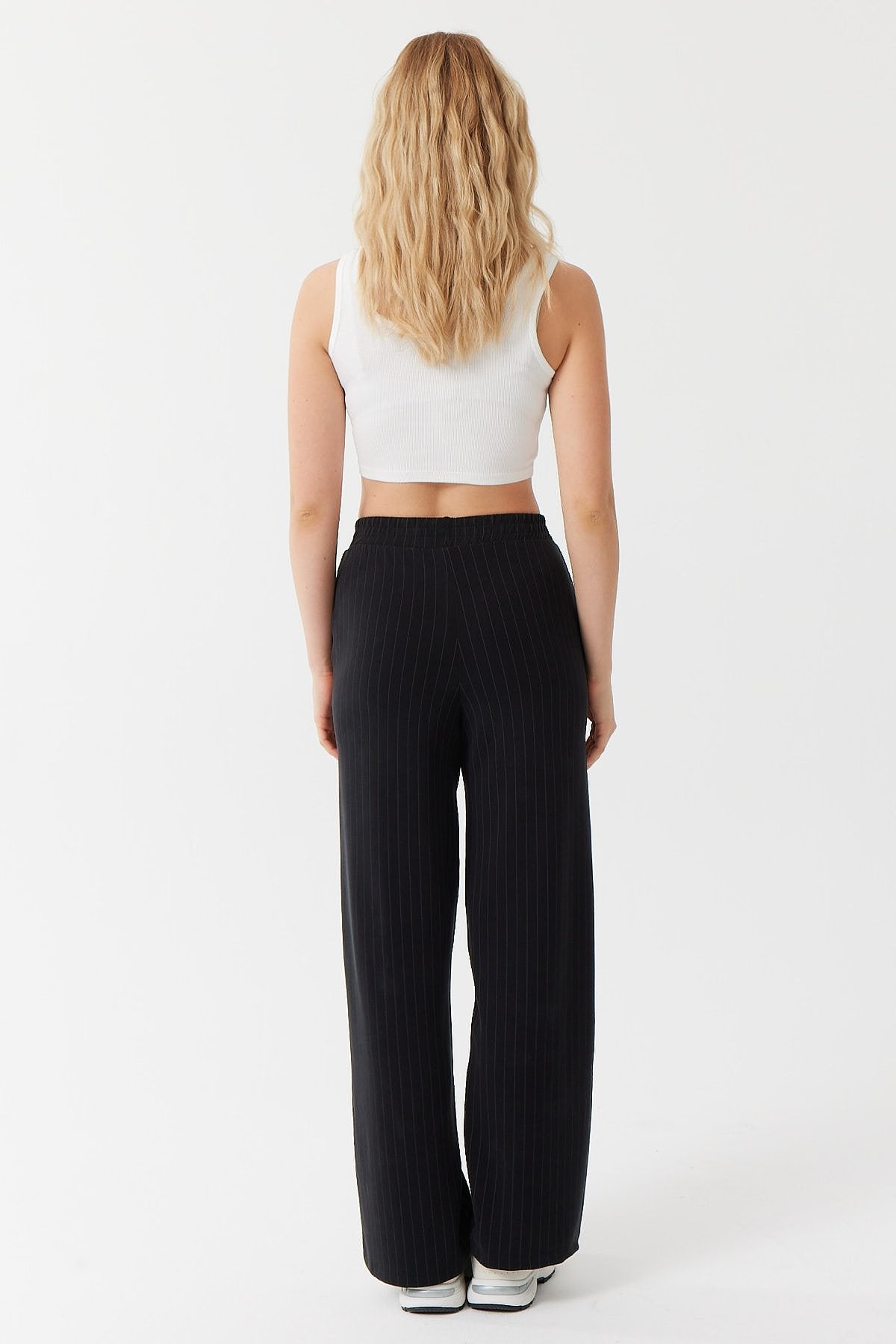 خوارەوەی ئارەقەی کەمەر لاستیک بۆ خانمان