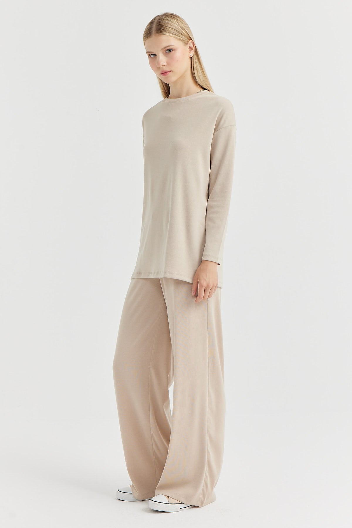 پانتۆڵی قاچی پان و نەرم و نەرمی ئافرەتان