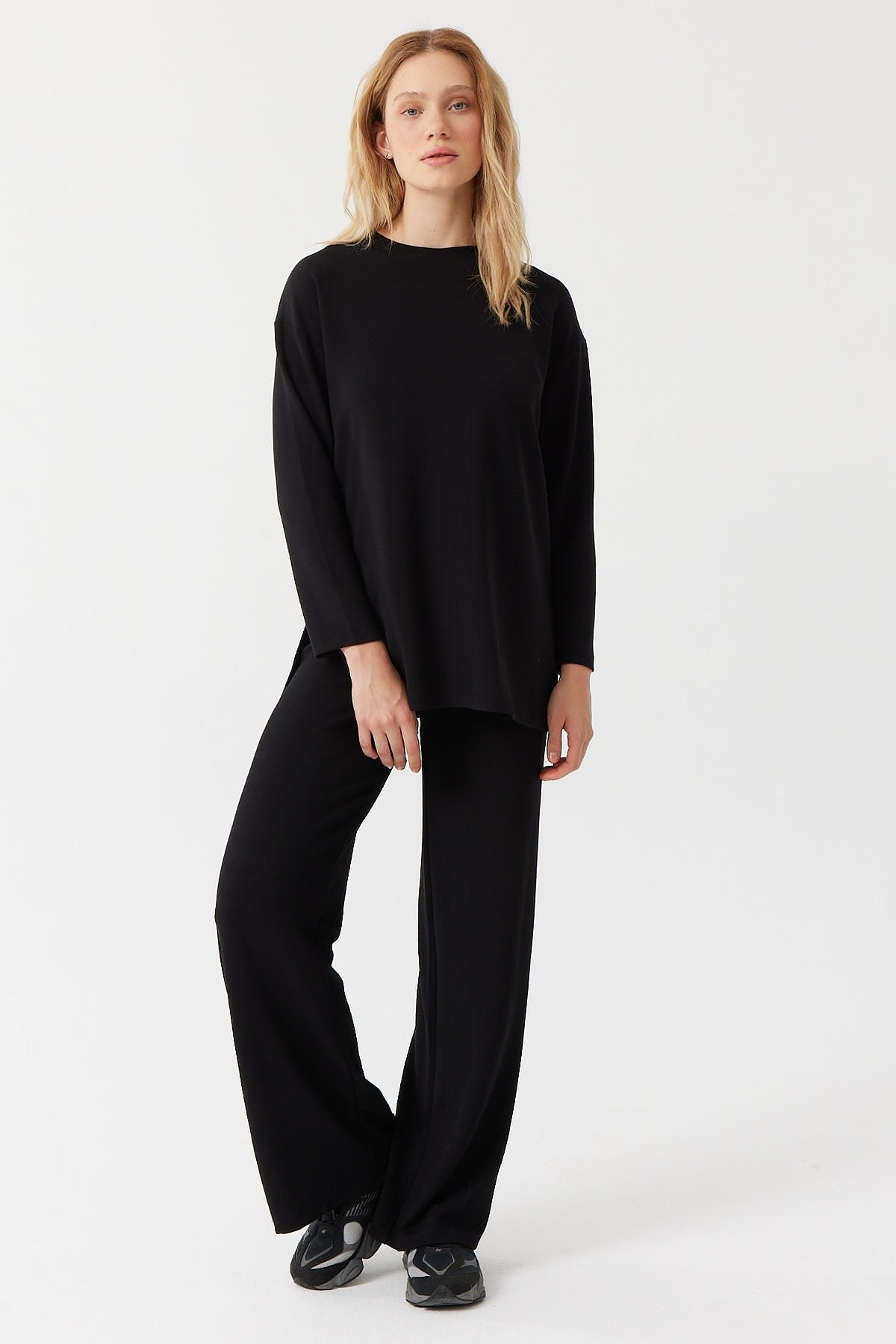 پانتۆڵی بەکەمەر لاستیکی ئافرەتان