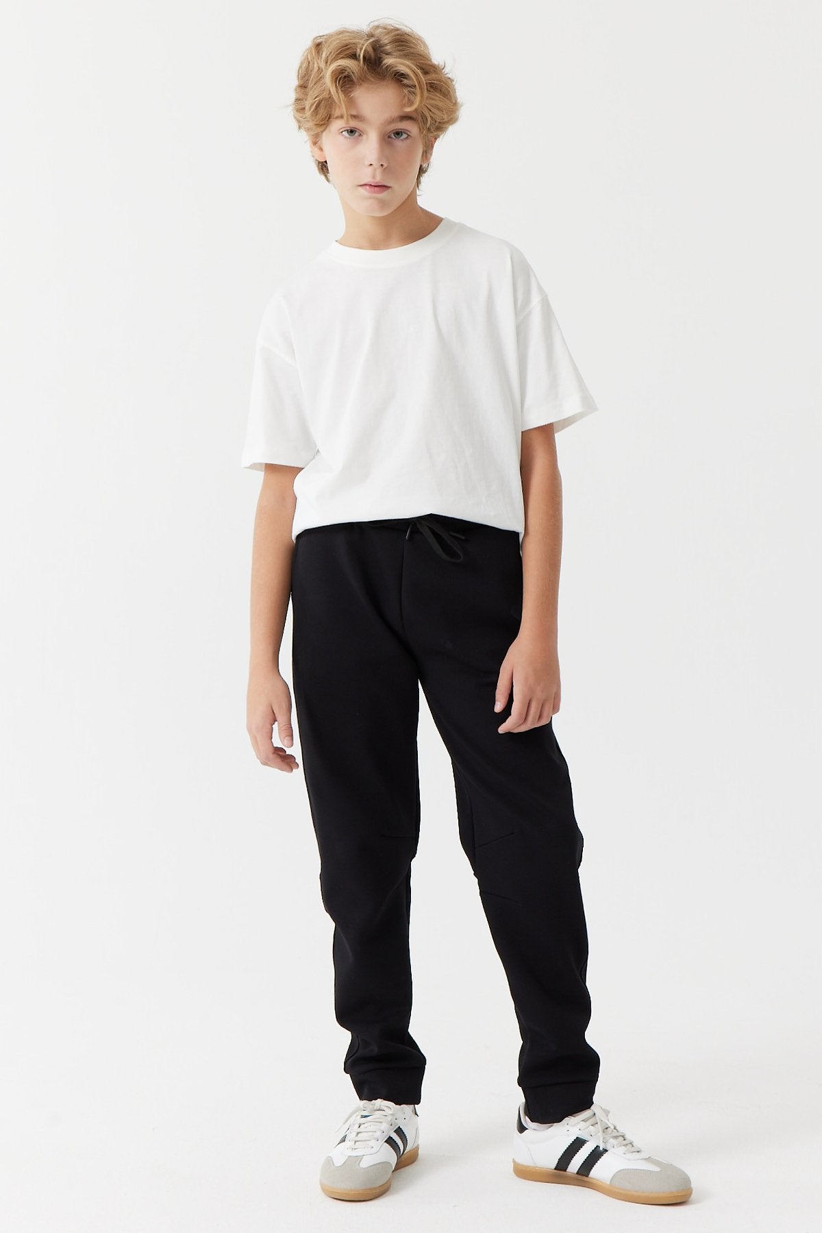 بنطلون رياضي للأولاد