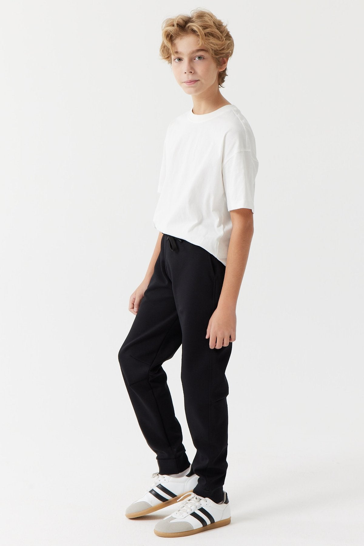 بنطلون رياضي للأولاد