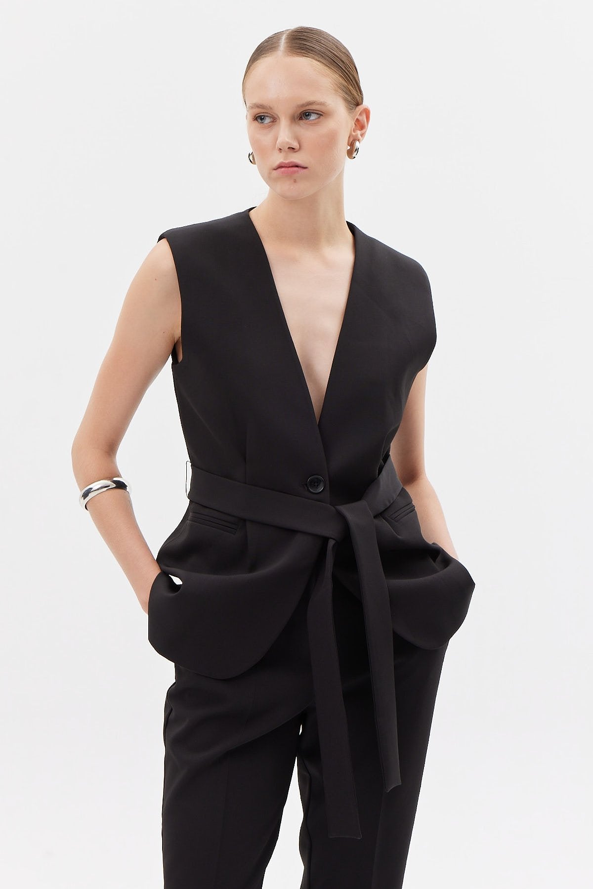 ئێلەگى پشتێندار بۆ ئافرەتان