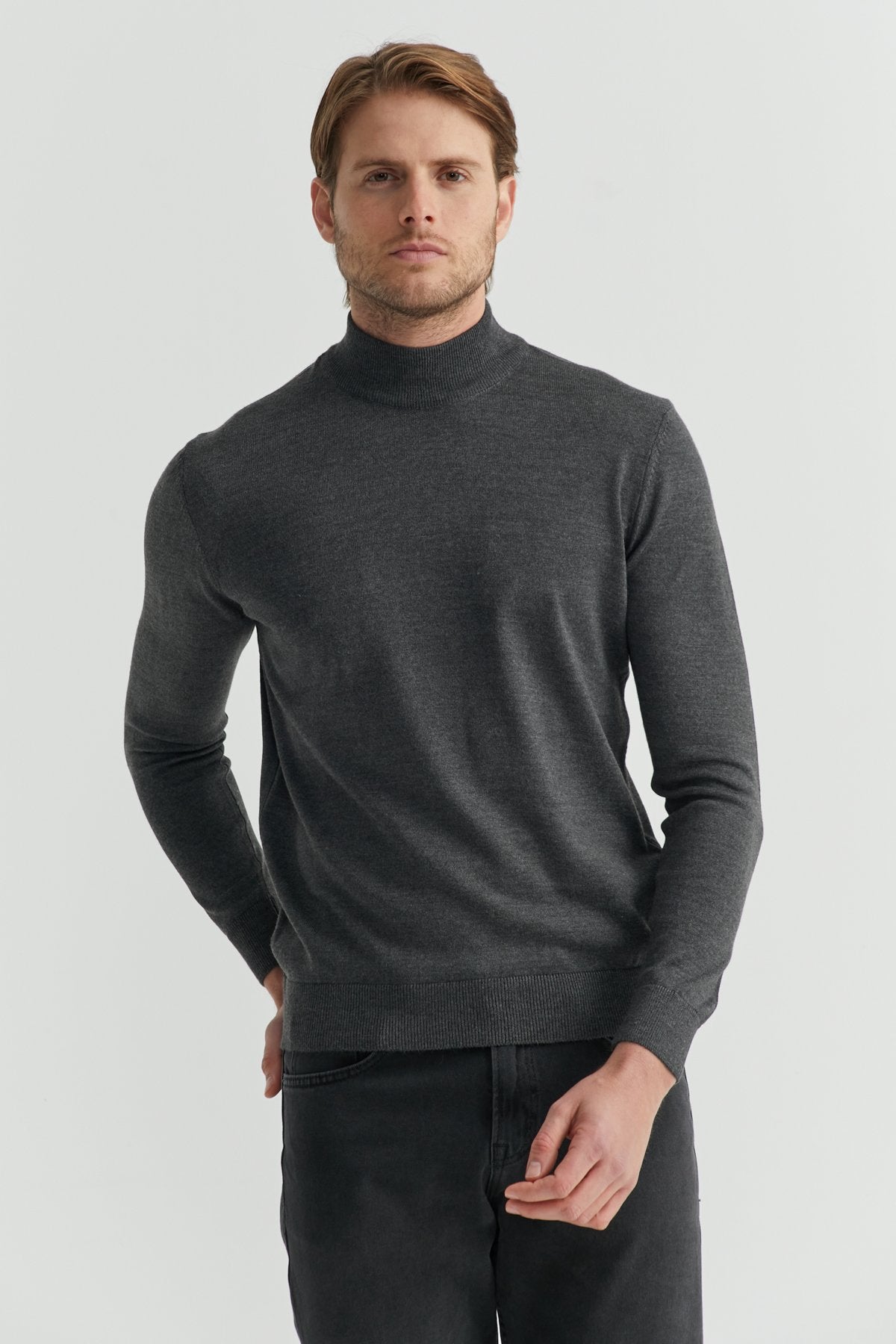 Erkek Yarım Balıkçı Yaka Örgü Kazak