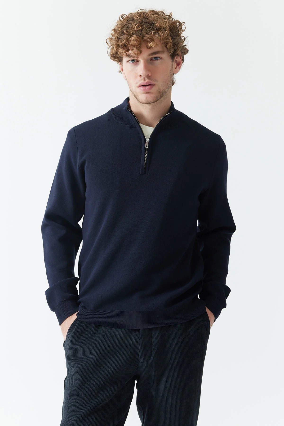 كنزة صوفية رجالية بسحاب وياقة عالية