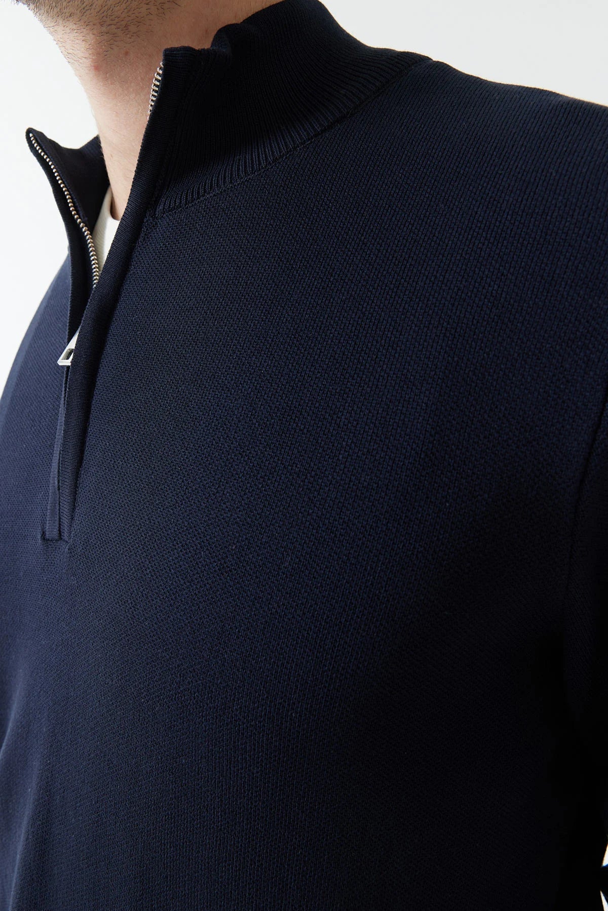 كنزة صوفية رجالية بسحاب وياقة عالية