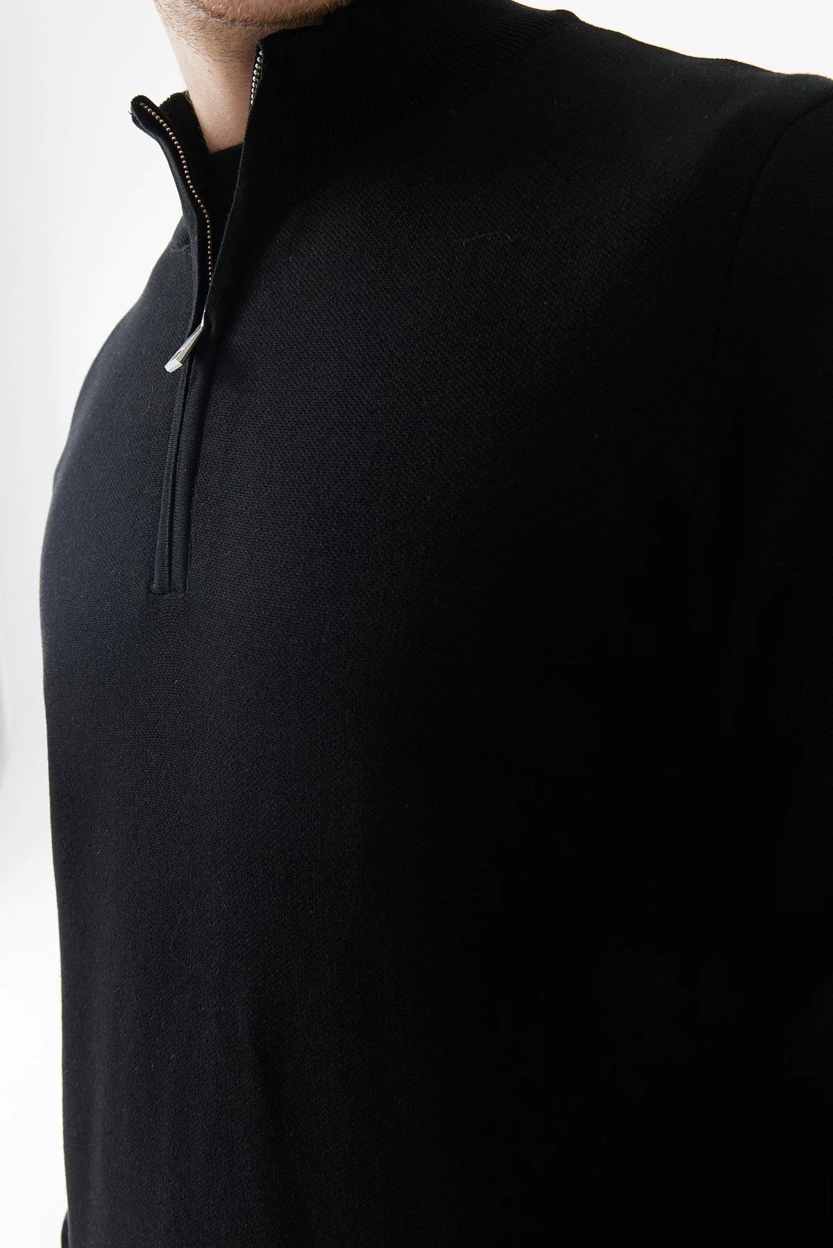 كنزة صوفية رجالية بسحاب وياقة عالية