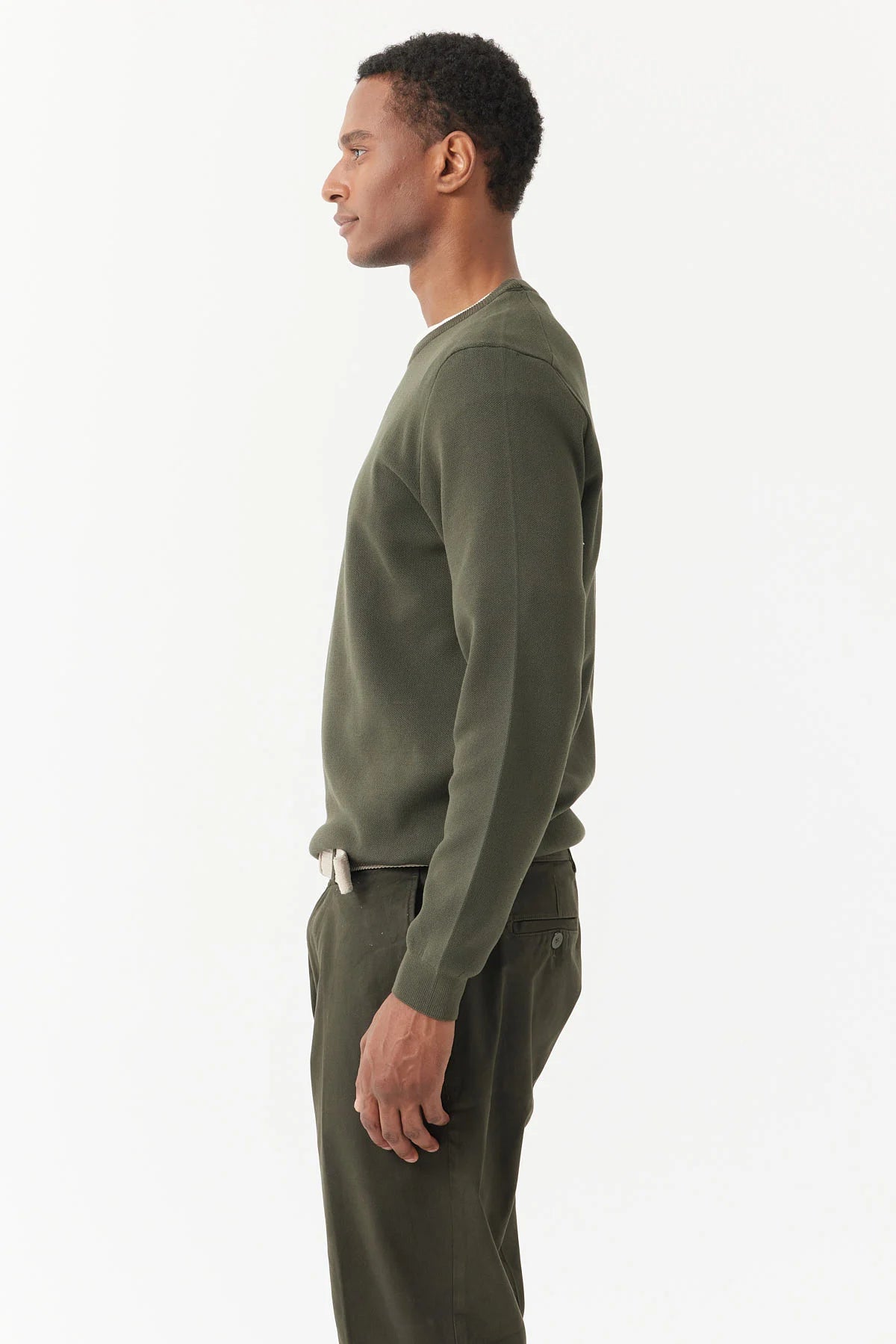 سترة رجالية من الصوف برقبة مدورة