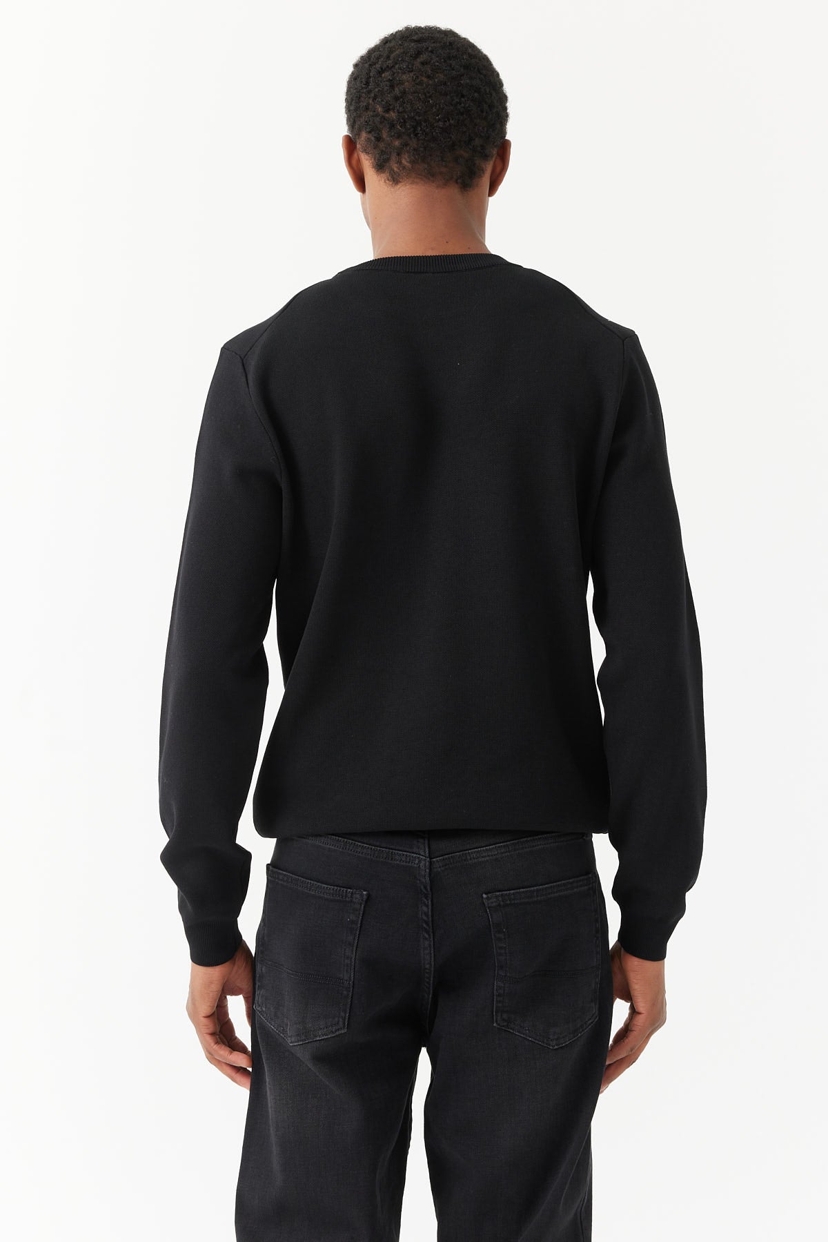 سترة رجالية من الصوف برقبة مدورة