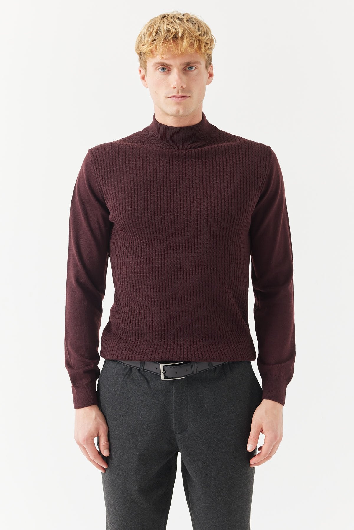 سترة رجالية من الصوف بنصف ياقة عالية