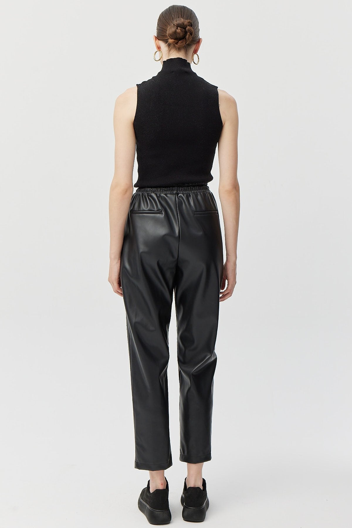 بنطلون جلدي نسائي بخصر مربوط