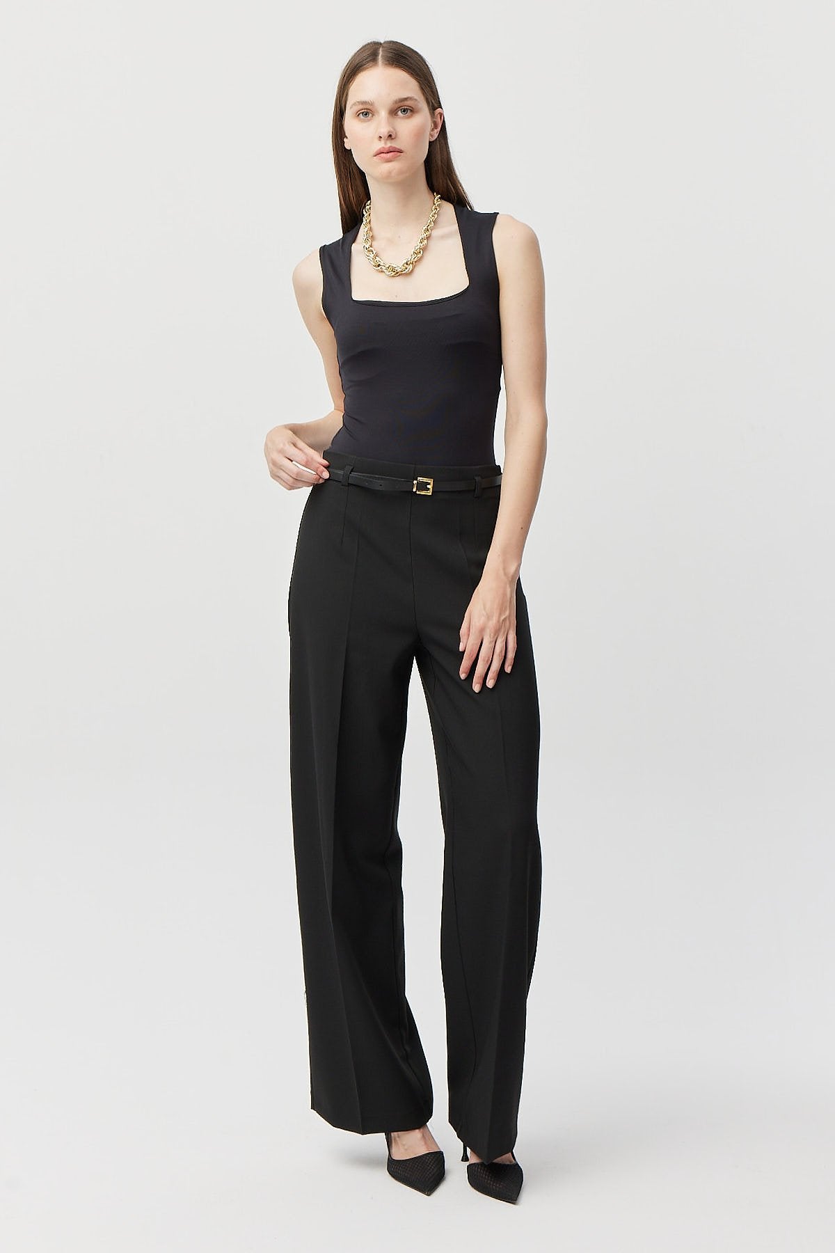 بنطلون نسائي فضفاض بحزام رفيع