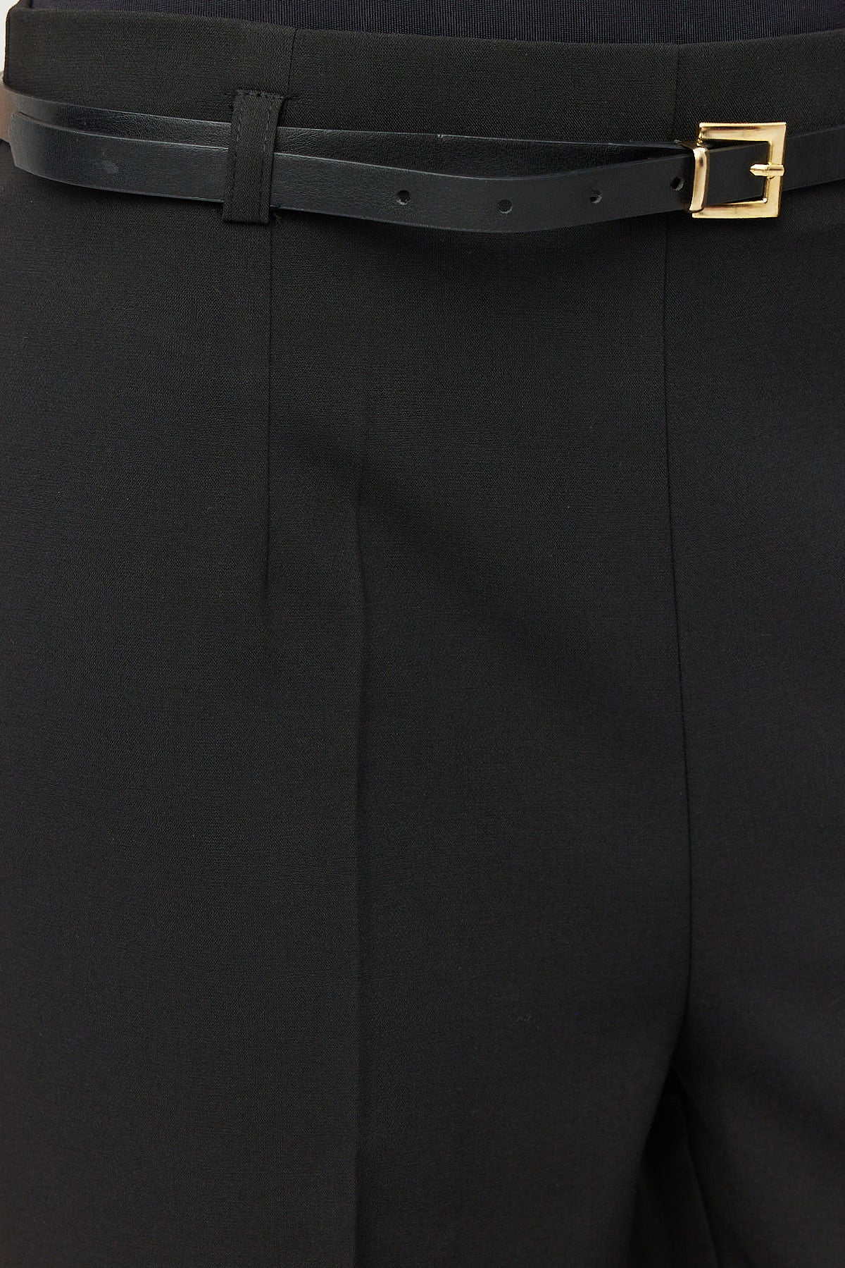 بنطلون نسائي فضفاض بحزام رفيع