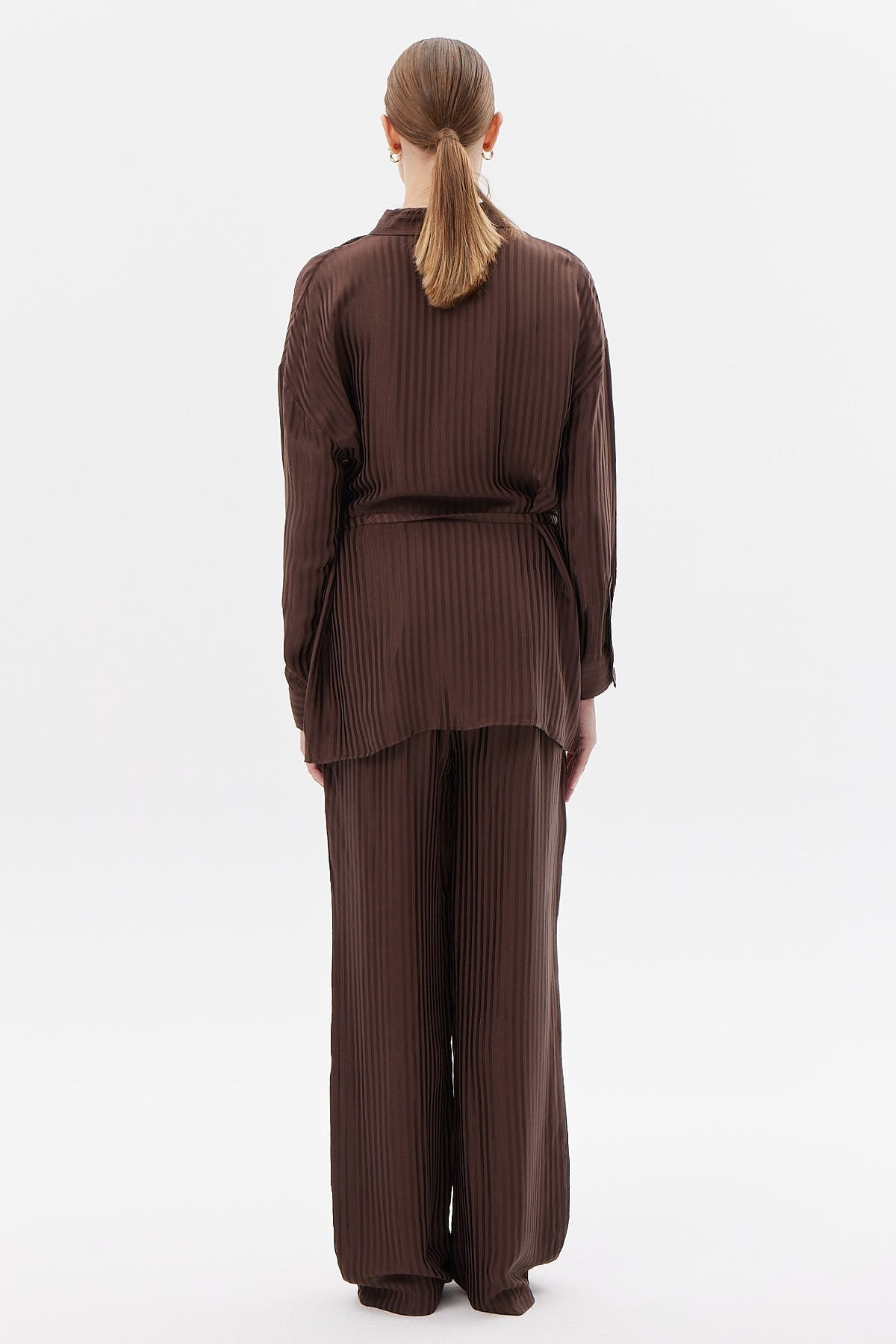 بنطلون ساتان نسائي