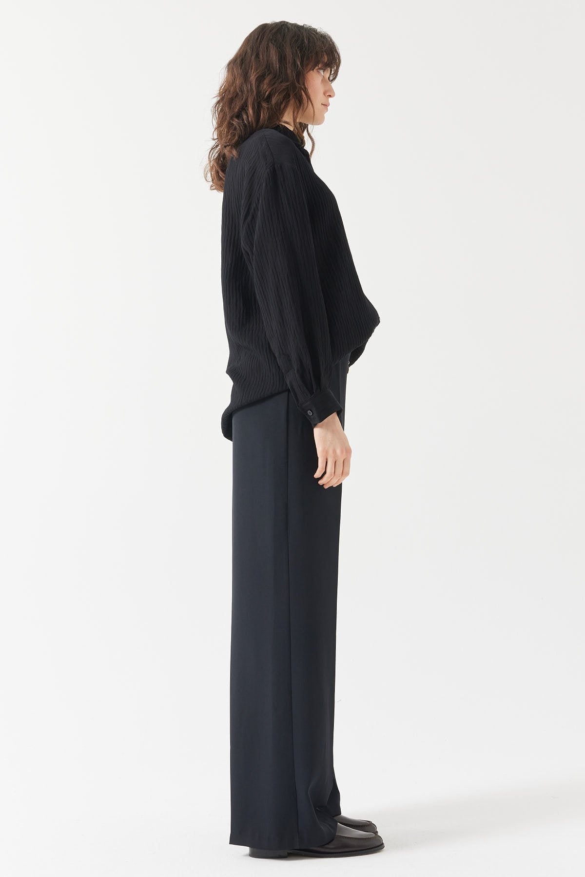 بنطلون نسائي من القماش بحزام