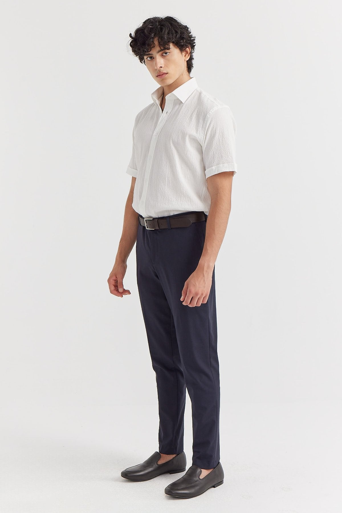 بنطلون رجالي من القماش الكلاسيكي