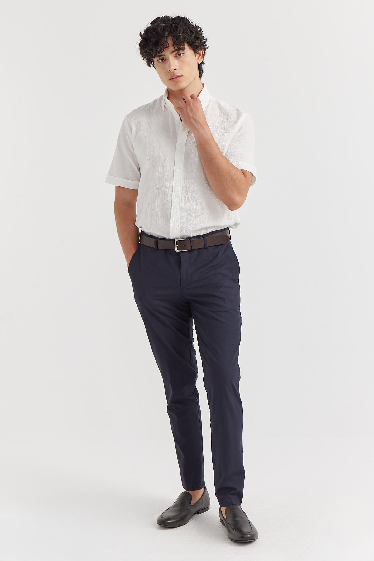 بنطلون رجالي من القماش الكلاسيكي