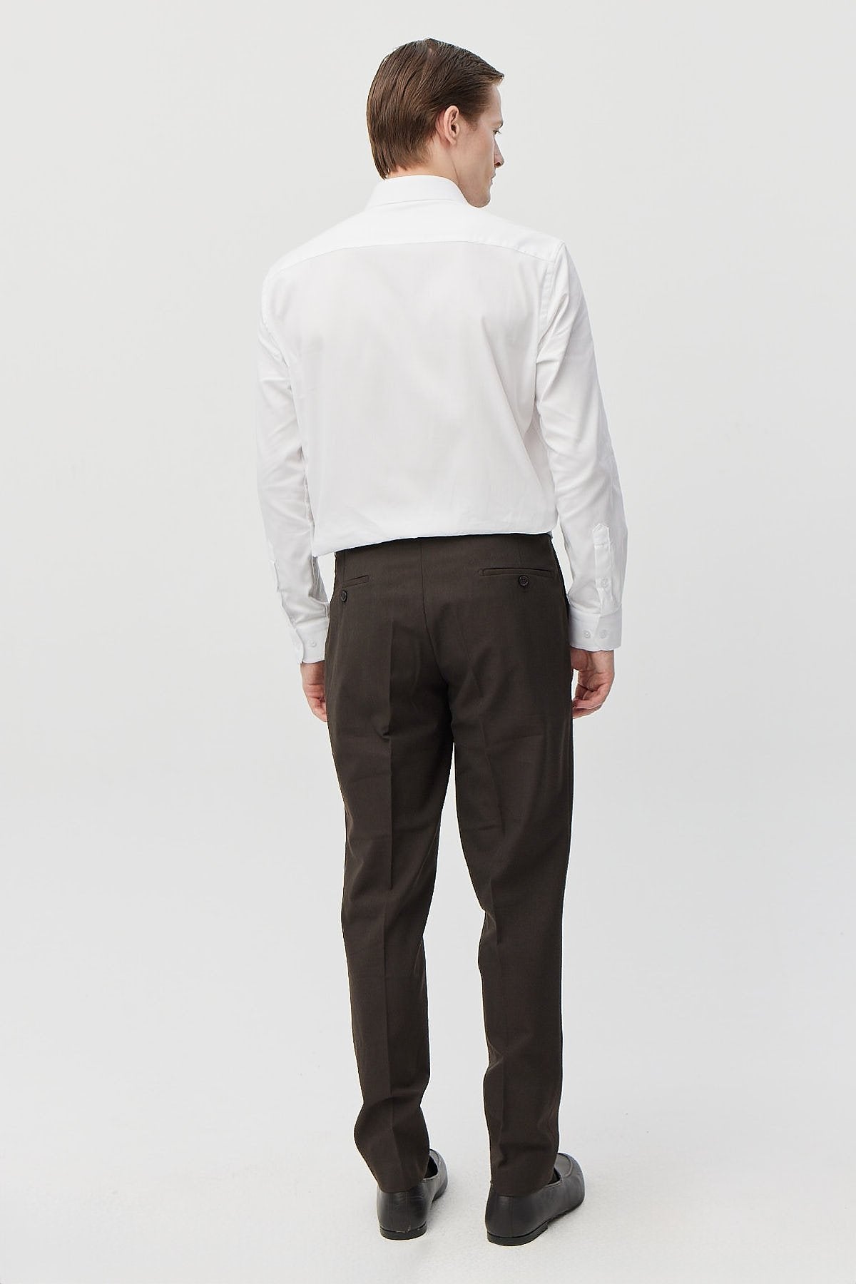 بنطلون رجالي من القماش الكلاسيكي