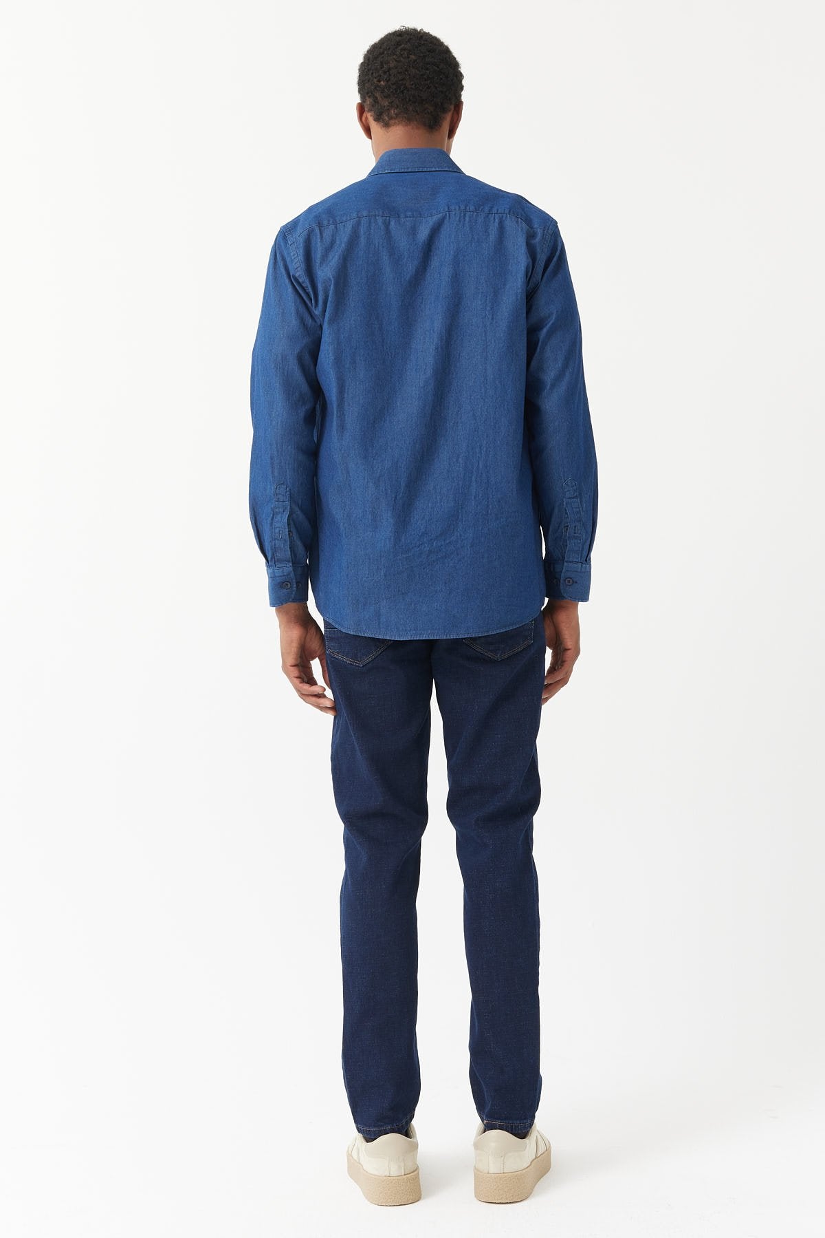 جينز رجالي ضيق