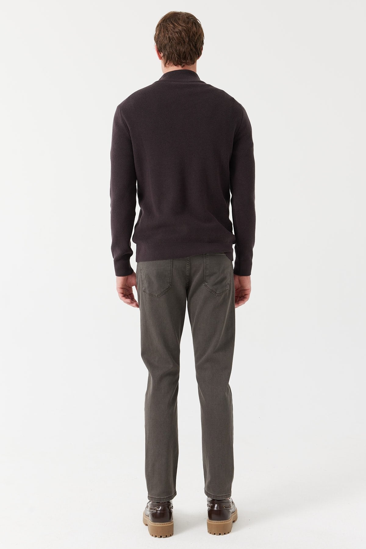 بنطلون جينز رجالي بقصة ضيقة