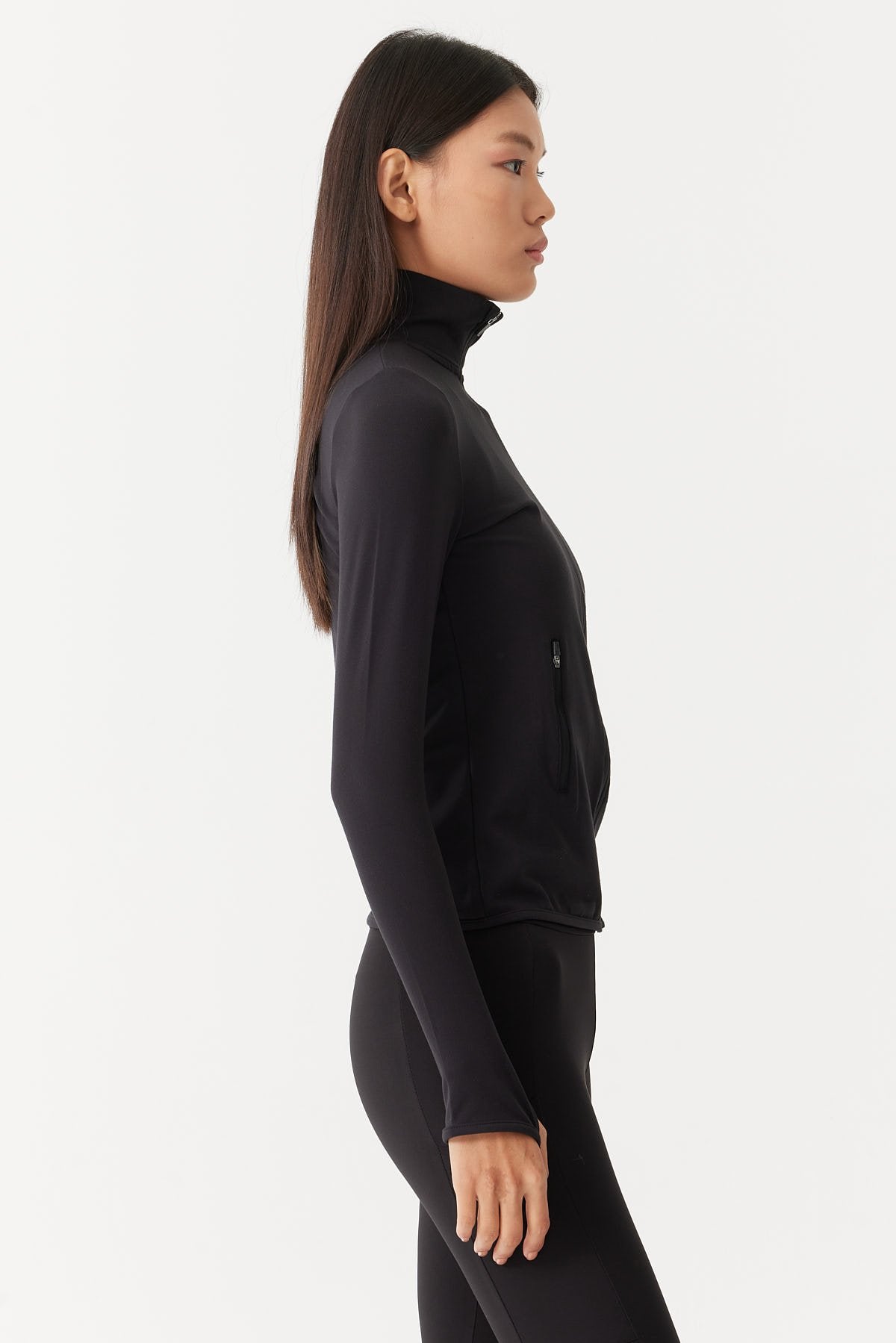 سەرپۆشی ئارەقەی کونە پەنجەی گەورەی ئافرەتان