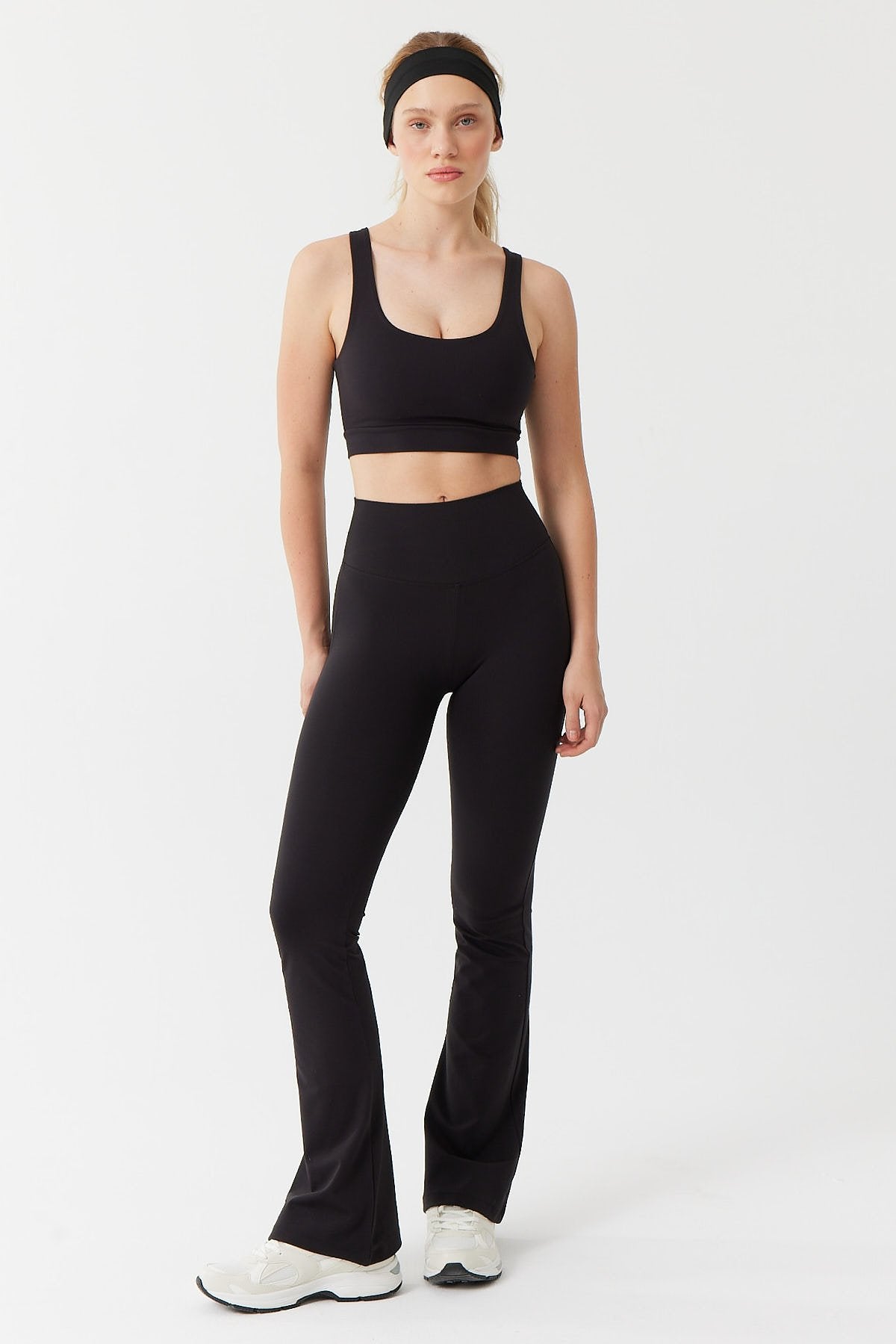 بنطال ليجنز نسائي واسع الساق