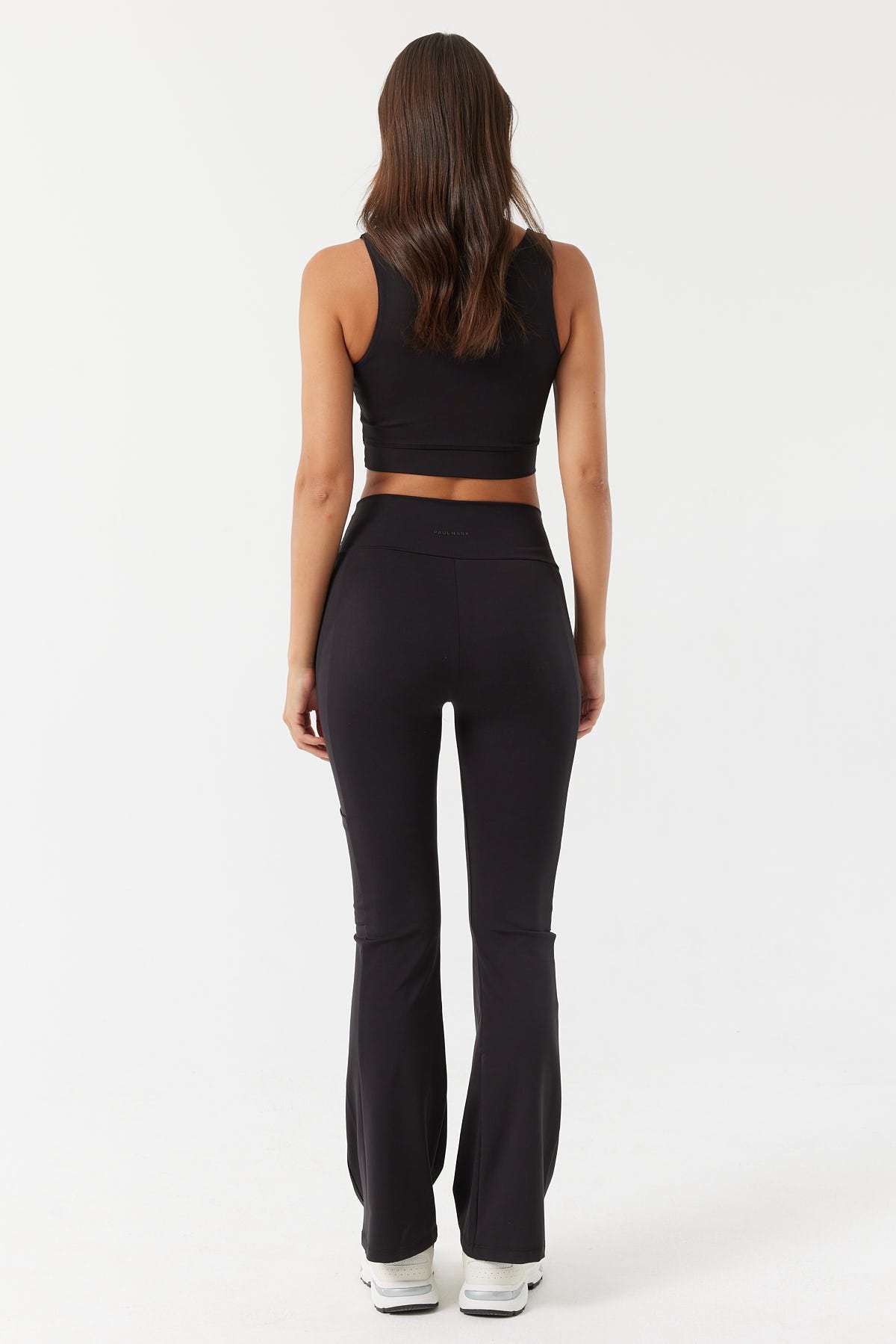 گیرفانی خانمان بە وردی لینجی