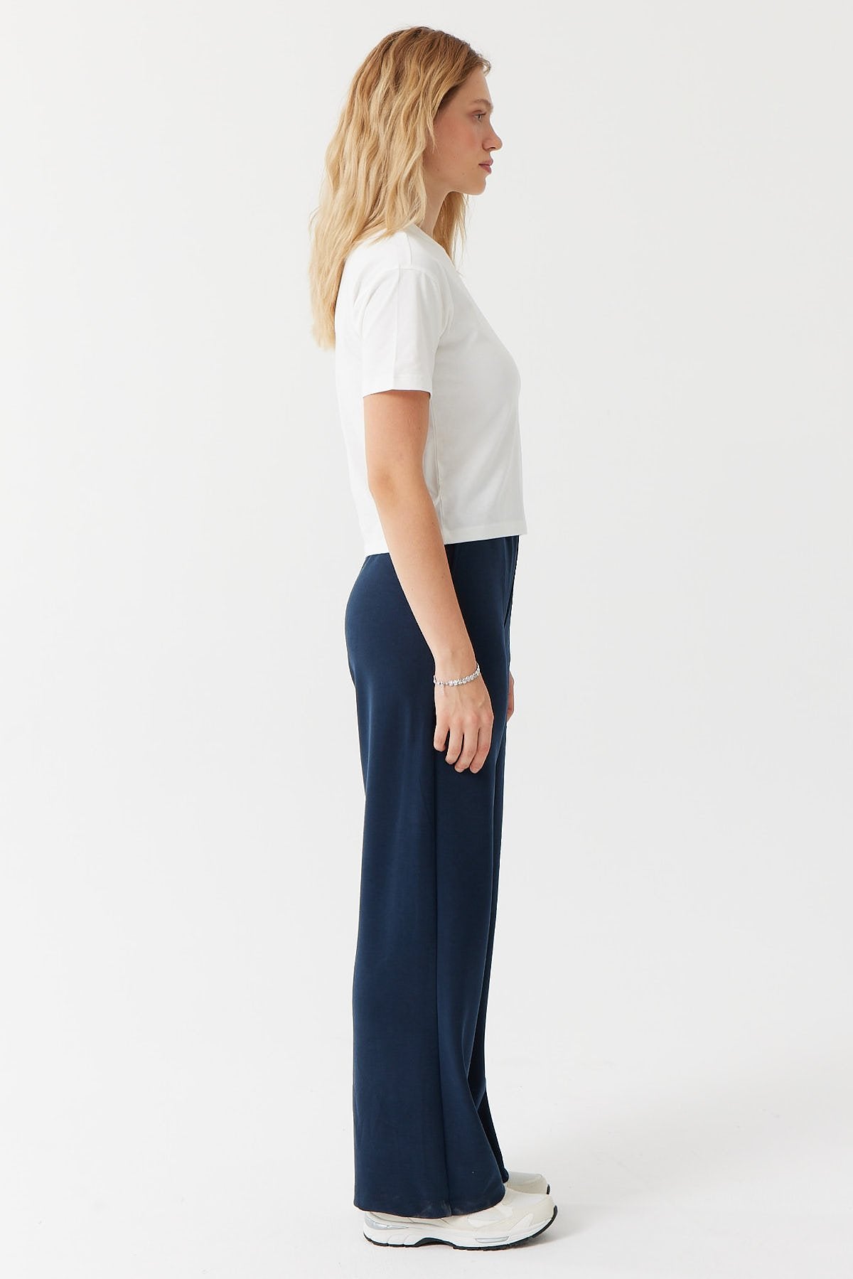 بنطلون رياضي نسائي بخصر مطاطي