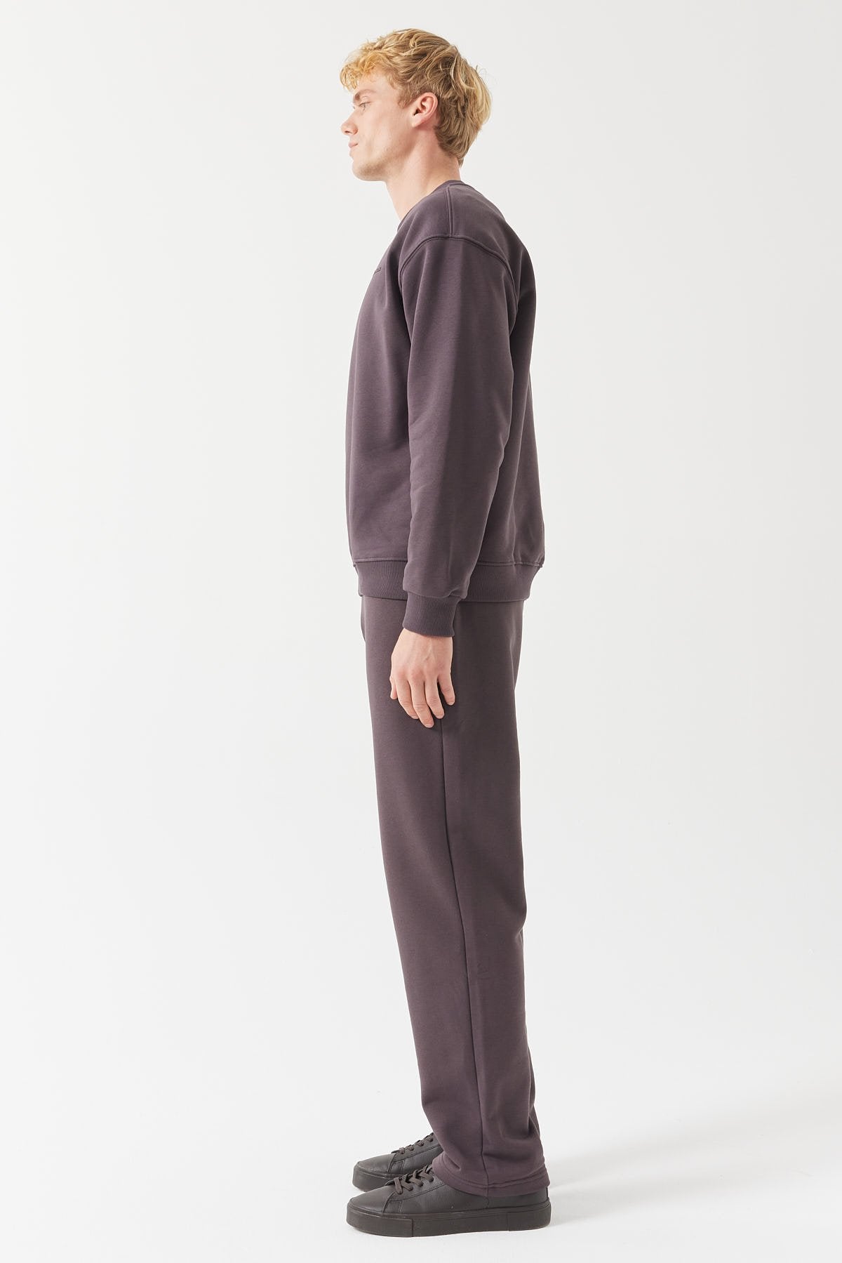 بنطلونات رياضية رجالية