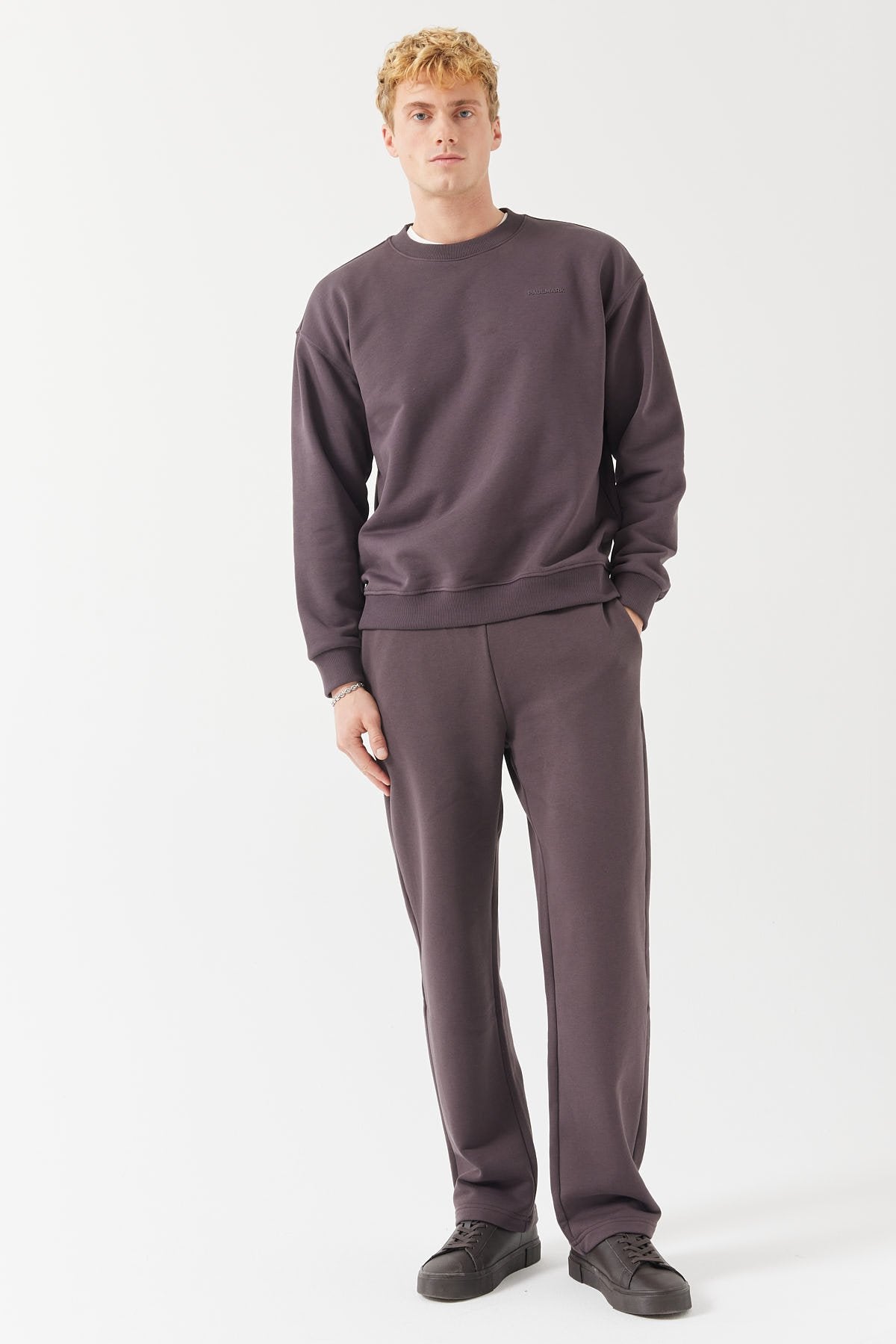 بنطلونات رياضية رجالية