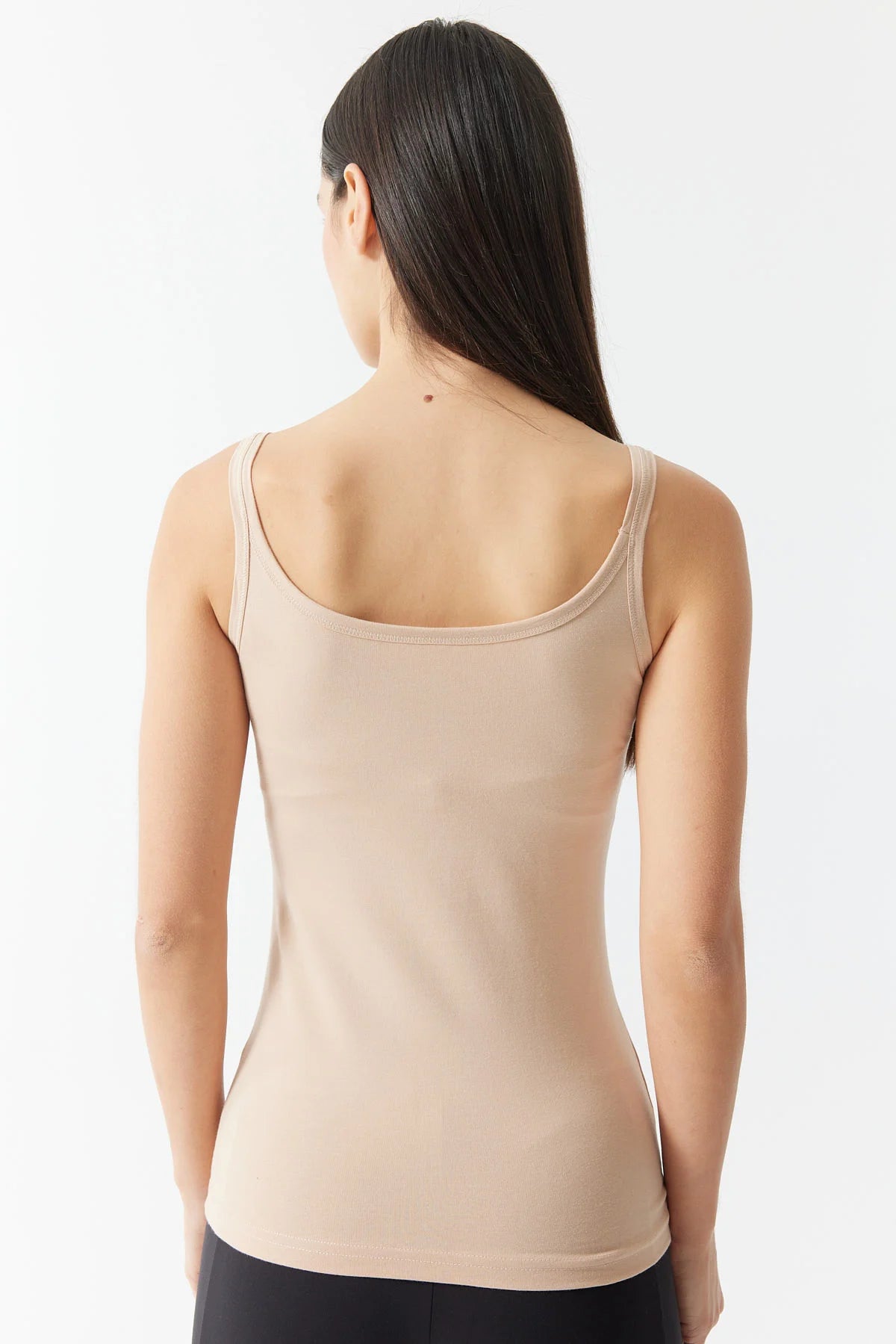 قميص نسائي بدون أكمام