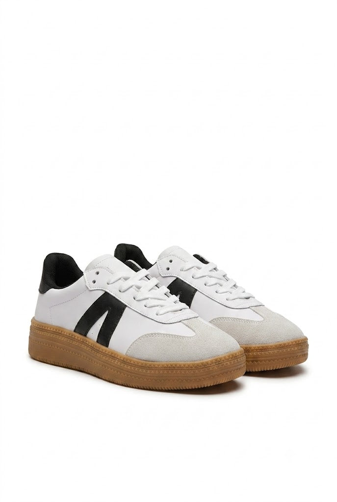 women sports shoes