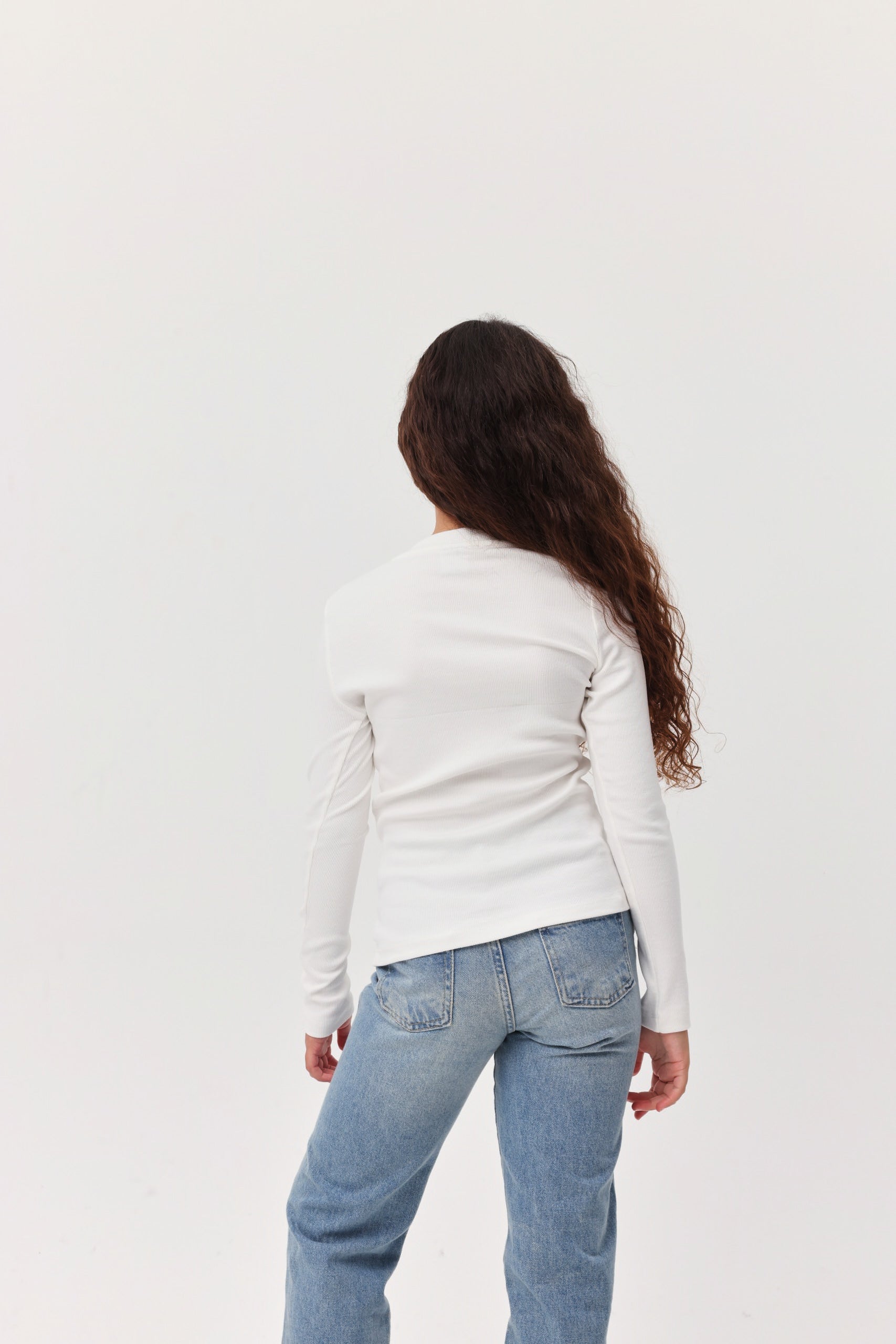 بلوزة بناتية مزينة باللؤلؤ