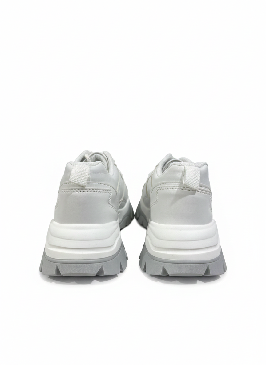 أحذية رياضية نسائية