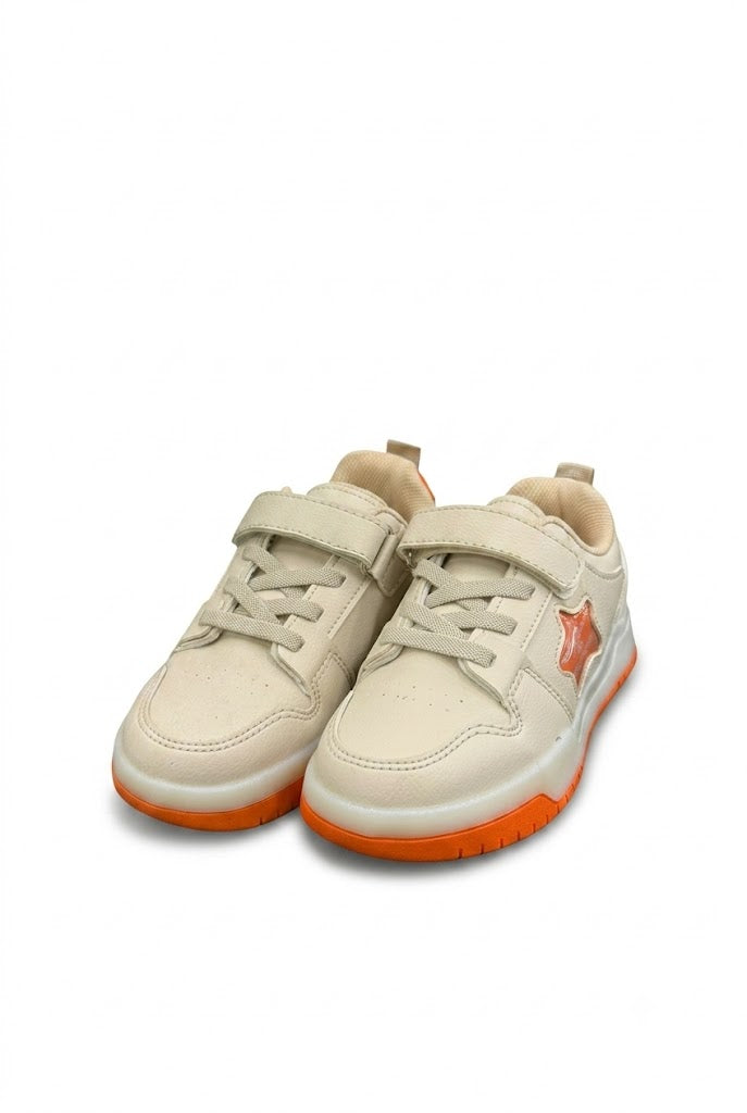 SPORTS SHOES