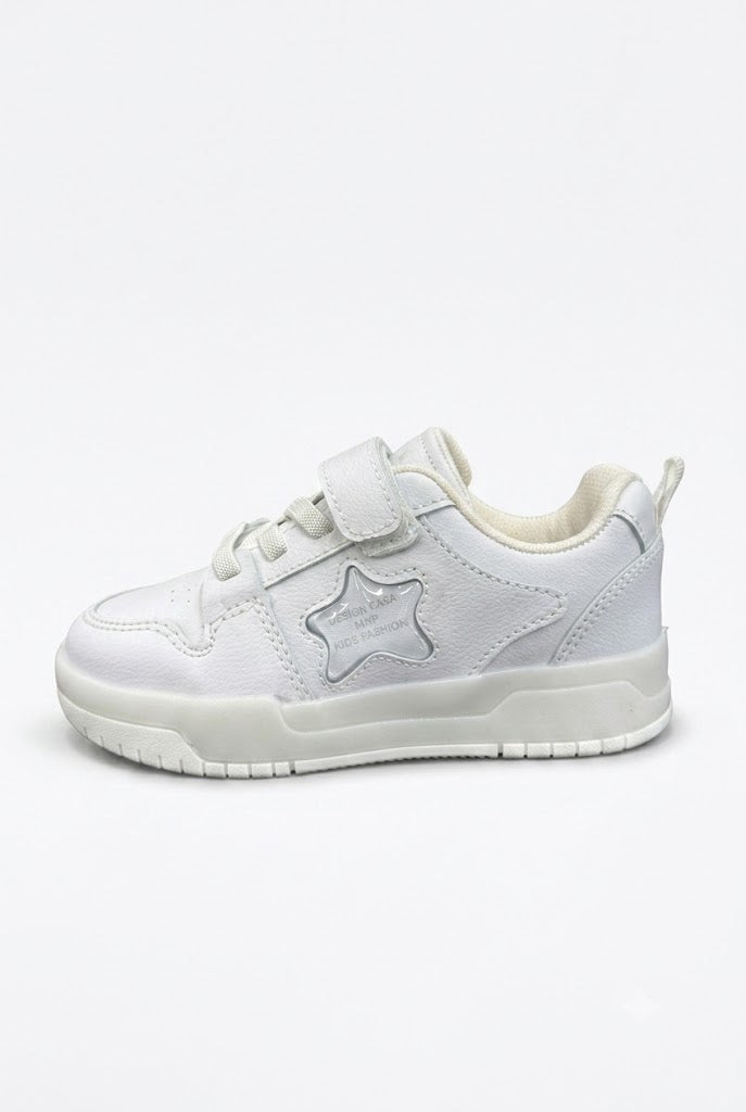 SPORTS SHOES