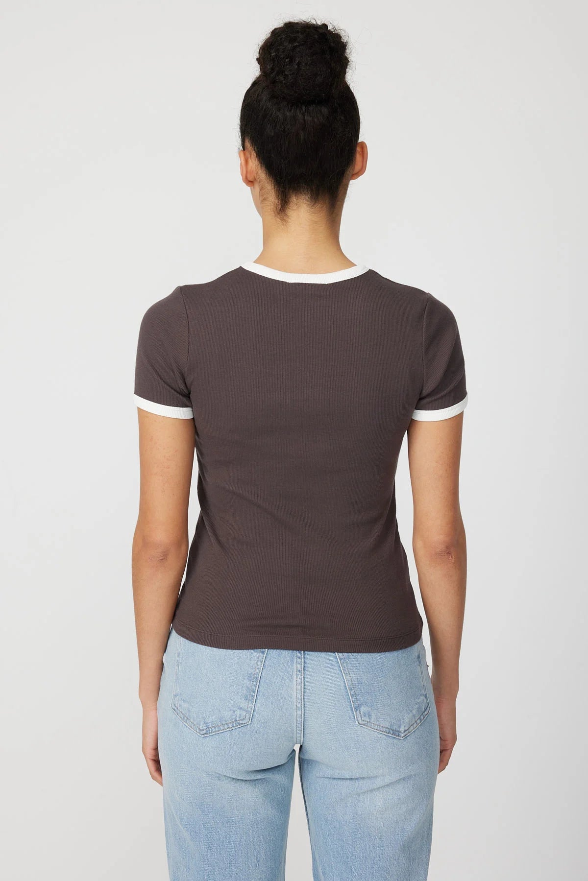 تيشيرت نسائي مضلع