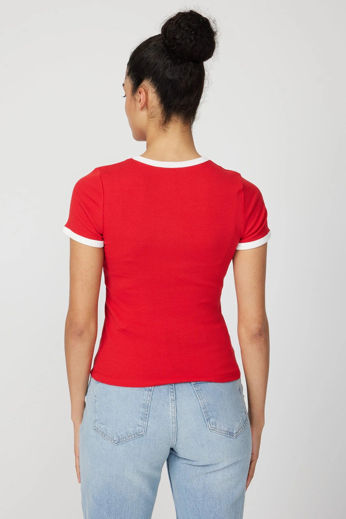 تيشيرت نسائي مضلع