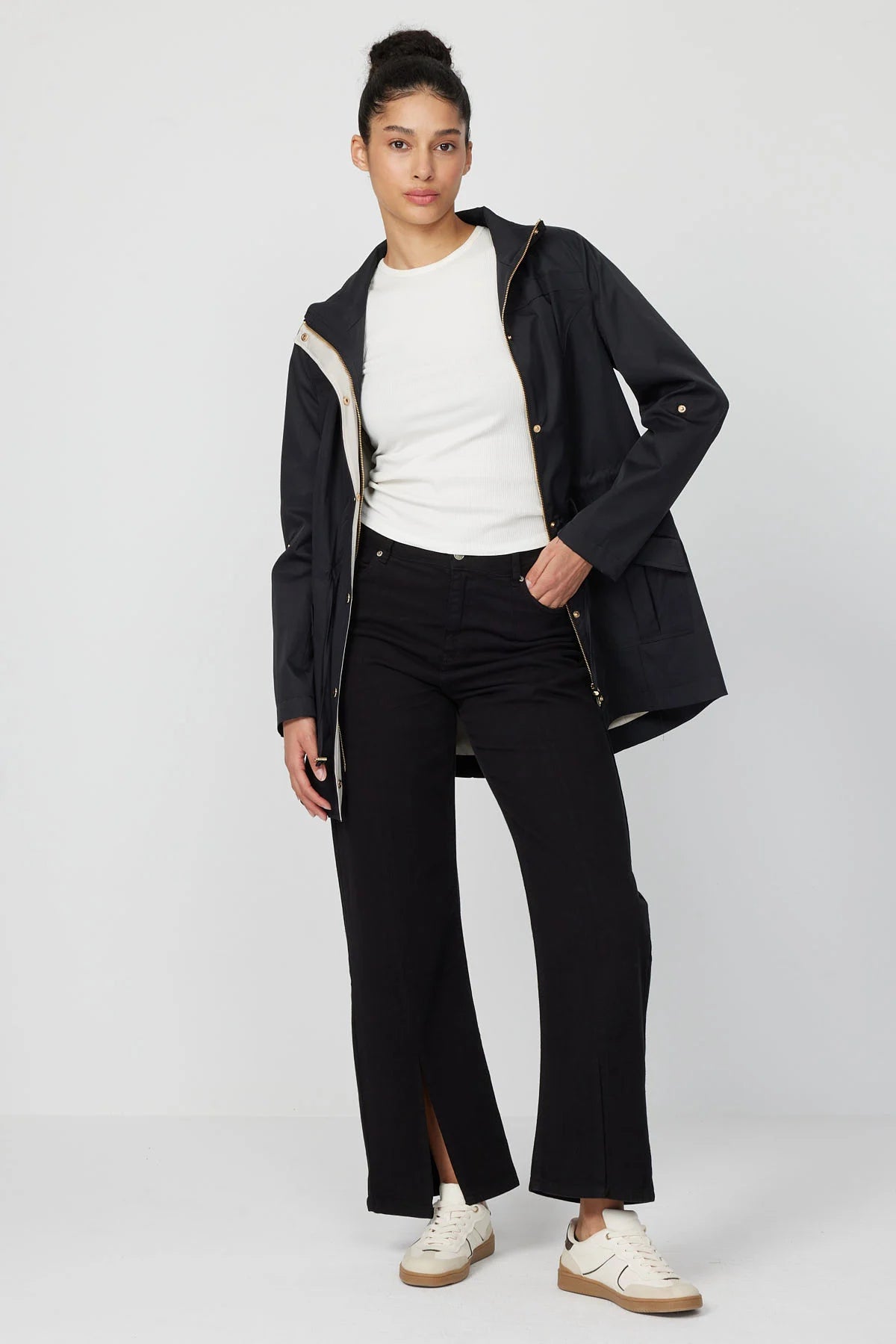 معطف ترنش نسائي بتفاصيل حزام