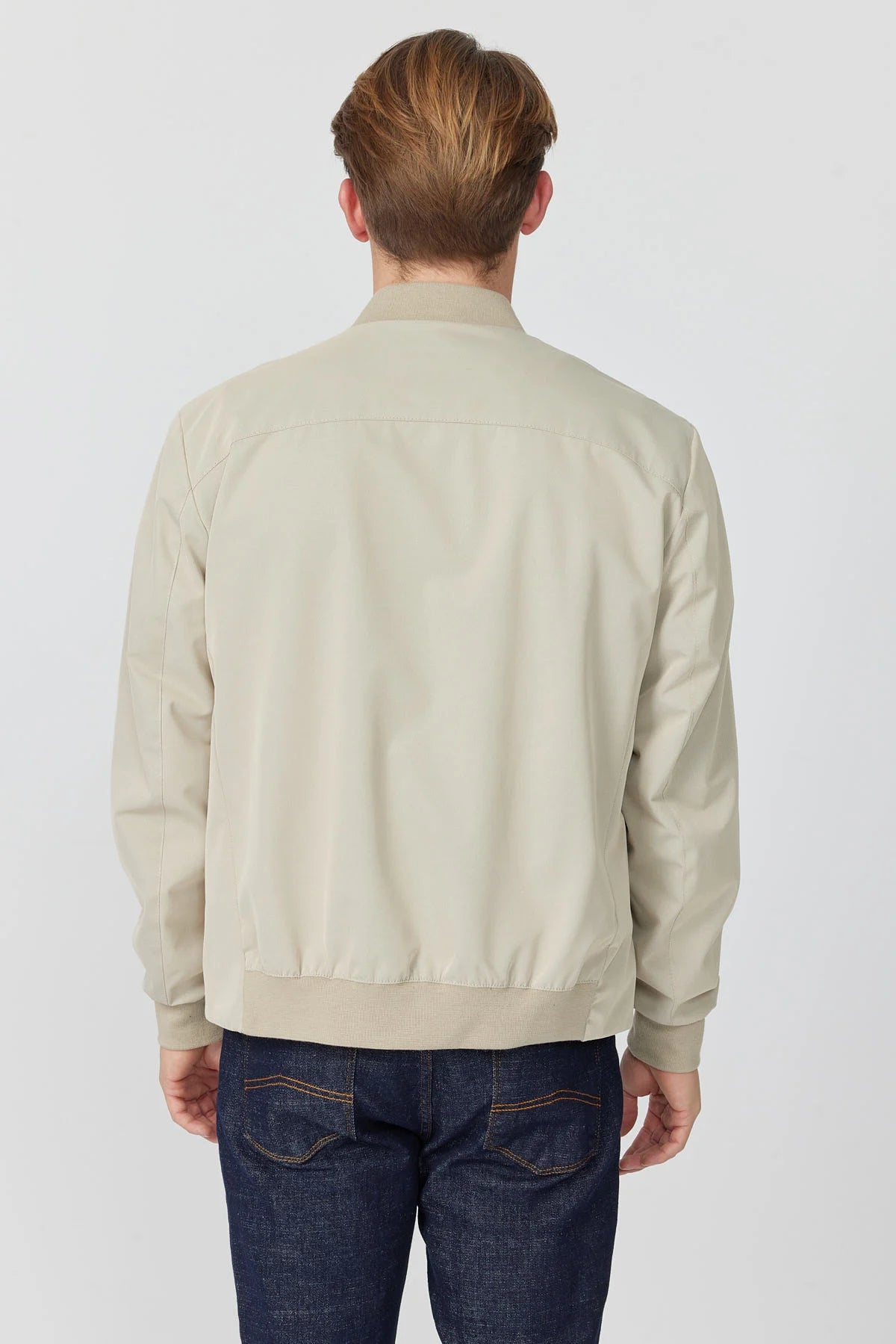 چاکەتی وەرزی پیاوان