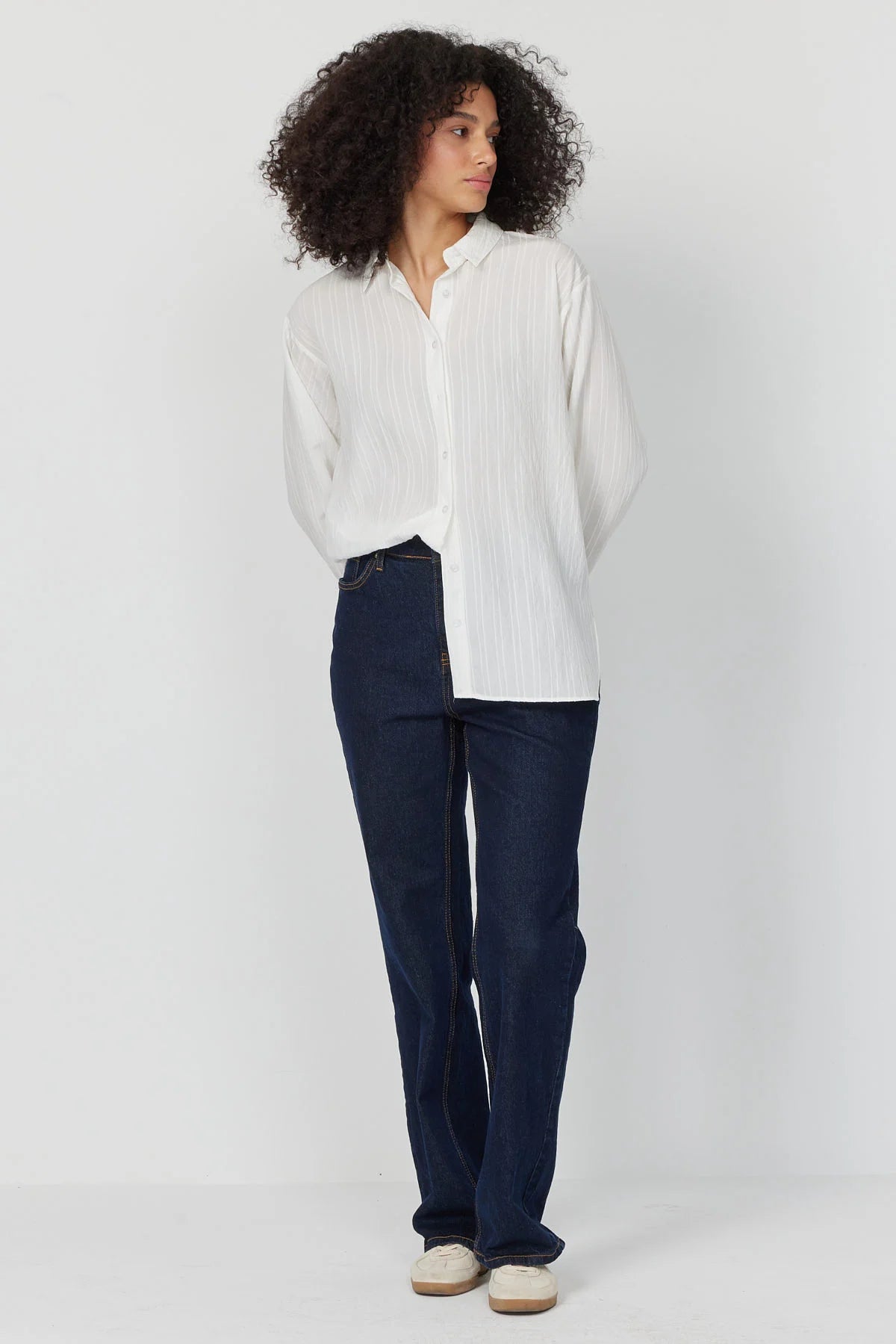 کراسێکی ڕەنگاوڕەنگی ئافرەتان