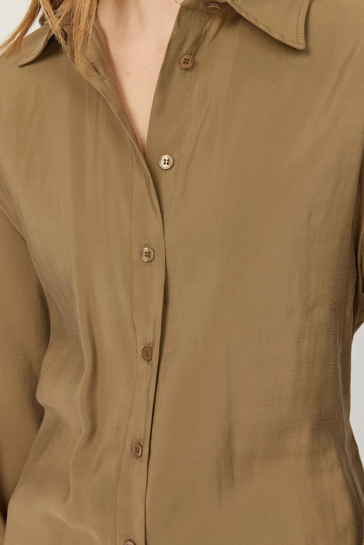 کراسی ئافرەتان بە وردەکاری کراواتەوە