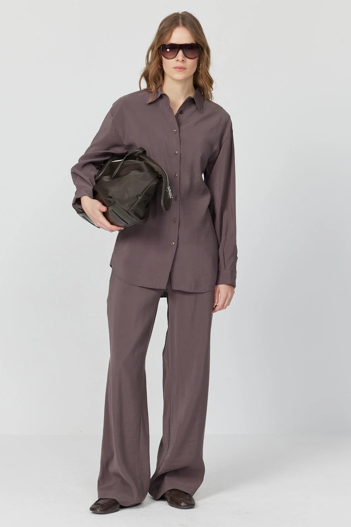 کراسی ئافرەتان بە وردەکاری کراواتەوە