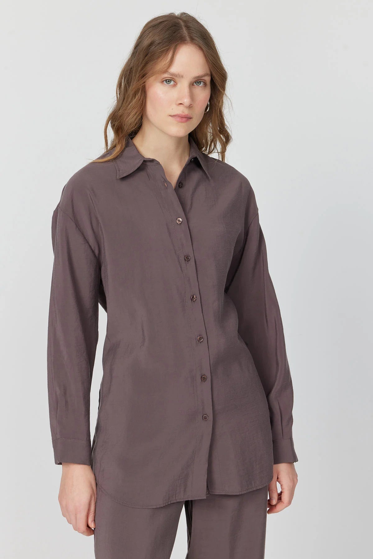 کراسی ئافرەتان بە وردەکاری کراواتەوە