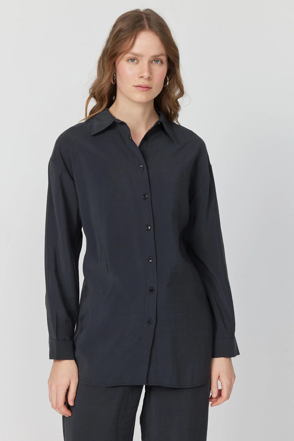 کراسی ئافرەتان بە وردەکاری کراواتەوە