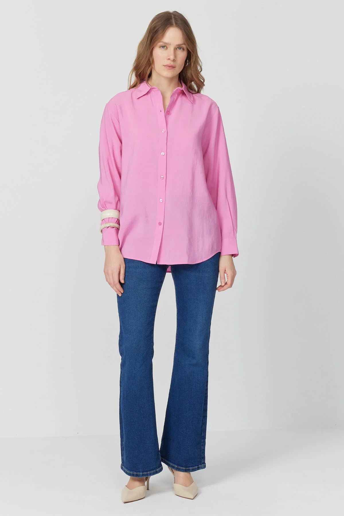 کراسێکی نەرم و ڕەنگی ئافرەتان