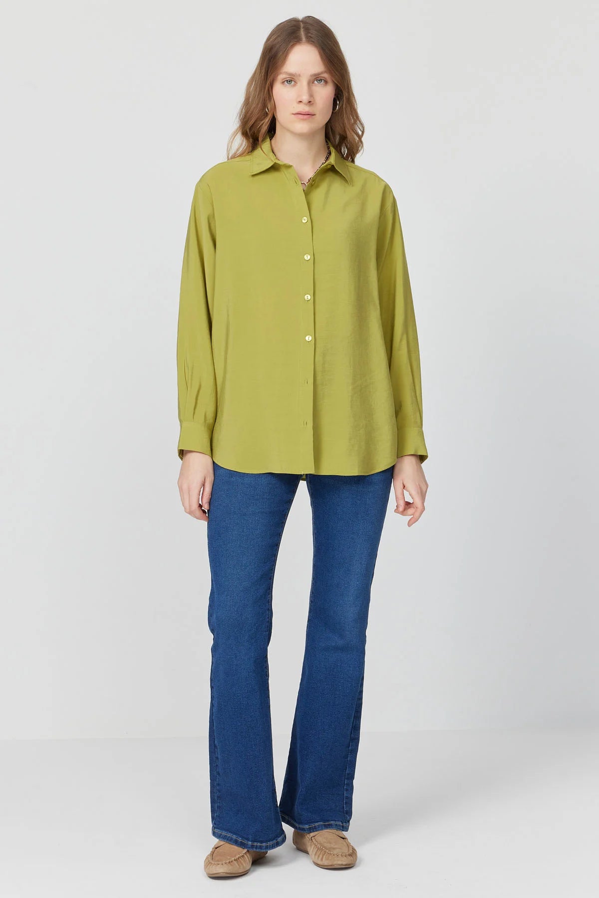 کراسێکی نەرم و ڕەنگی ئافرەتان